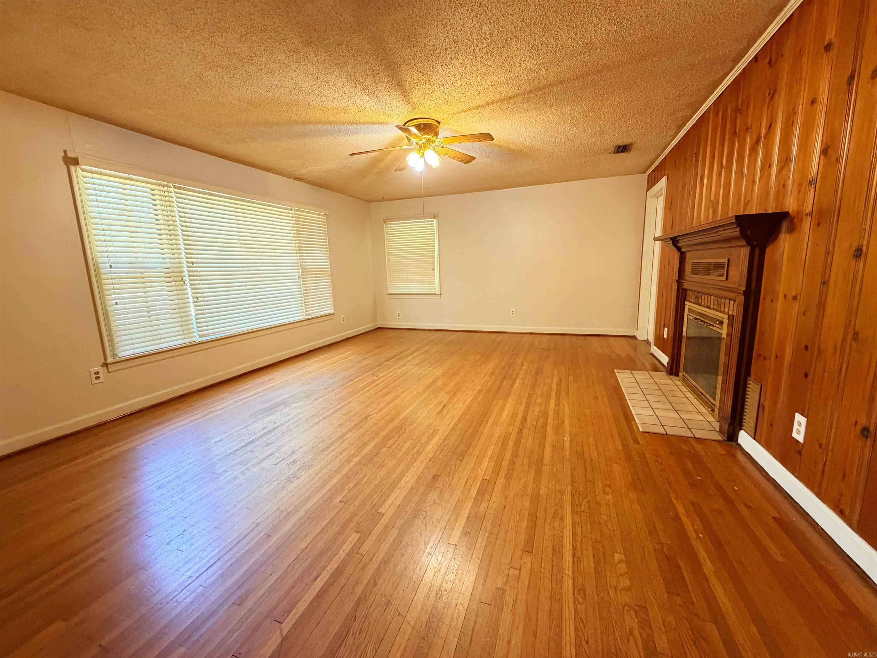 303 E Conway Street Property Photo 11