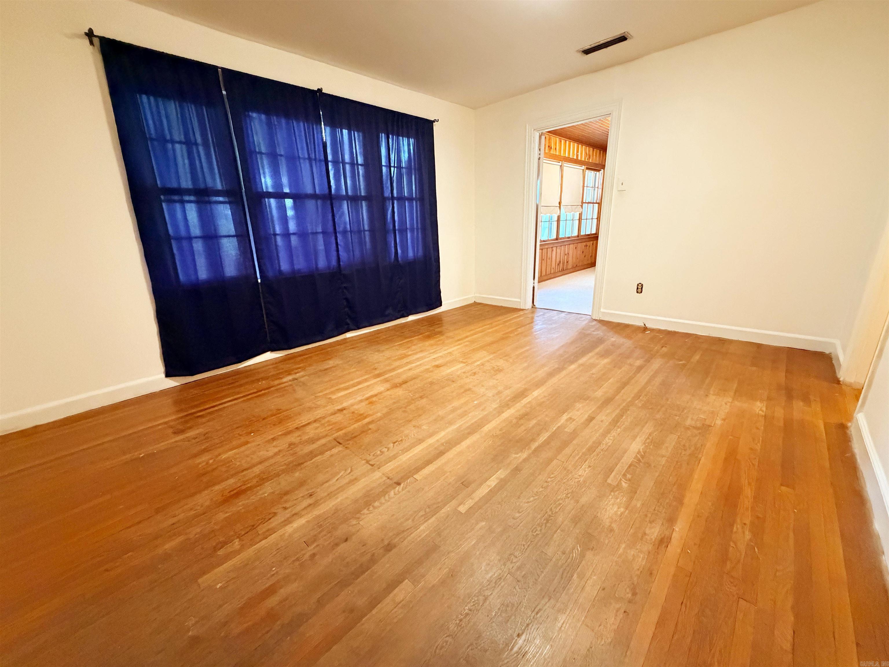 303 E Conway Street Property Photo 18