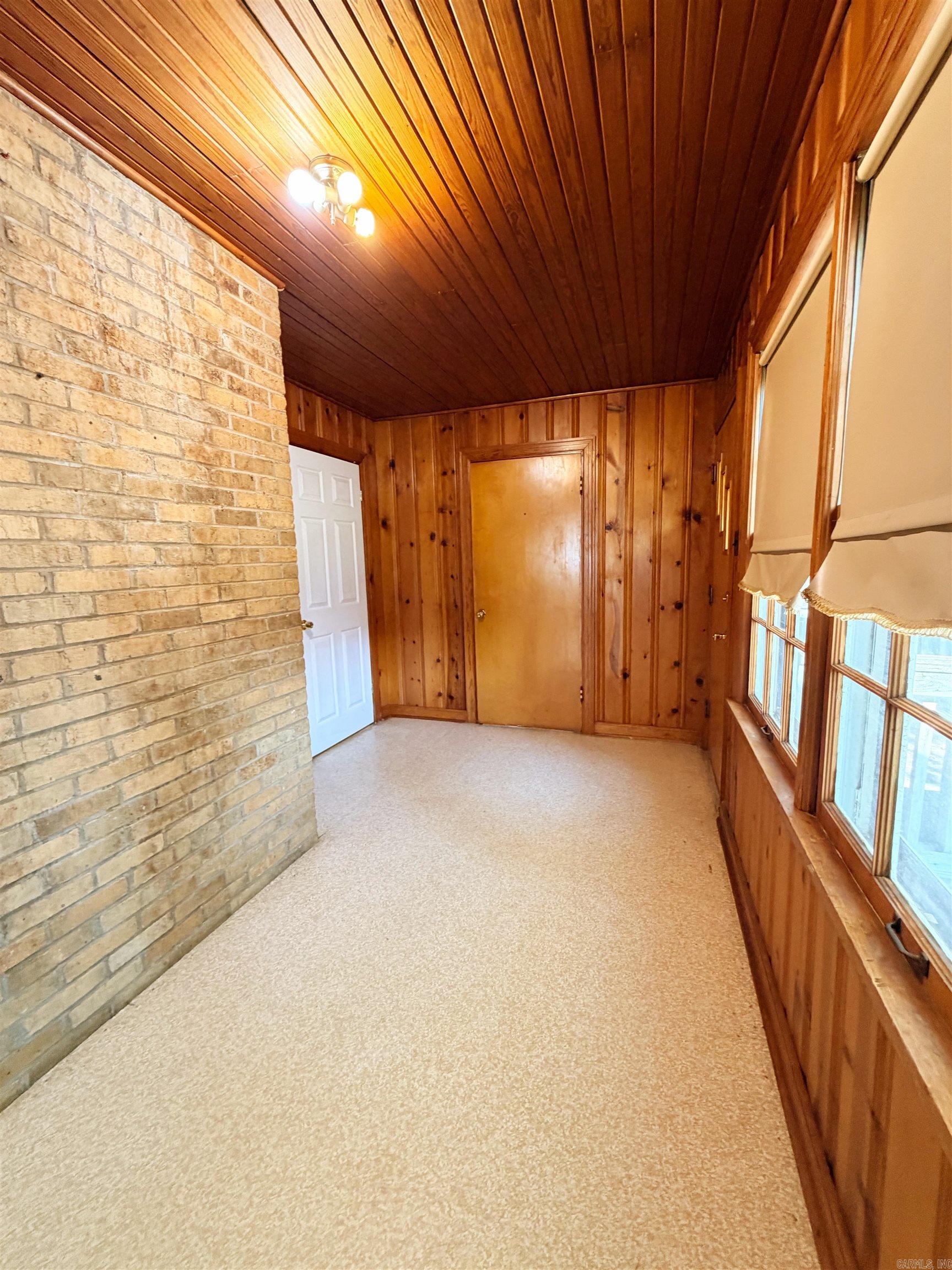 303 E Conway Street Property Photo 22