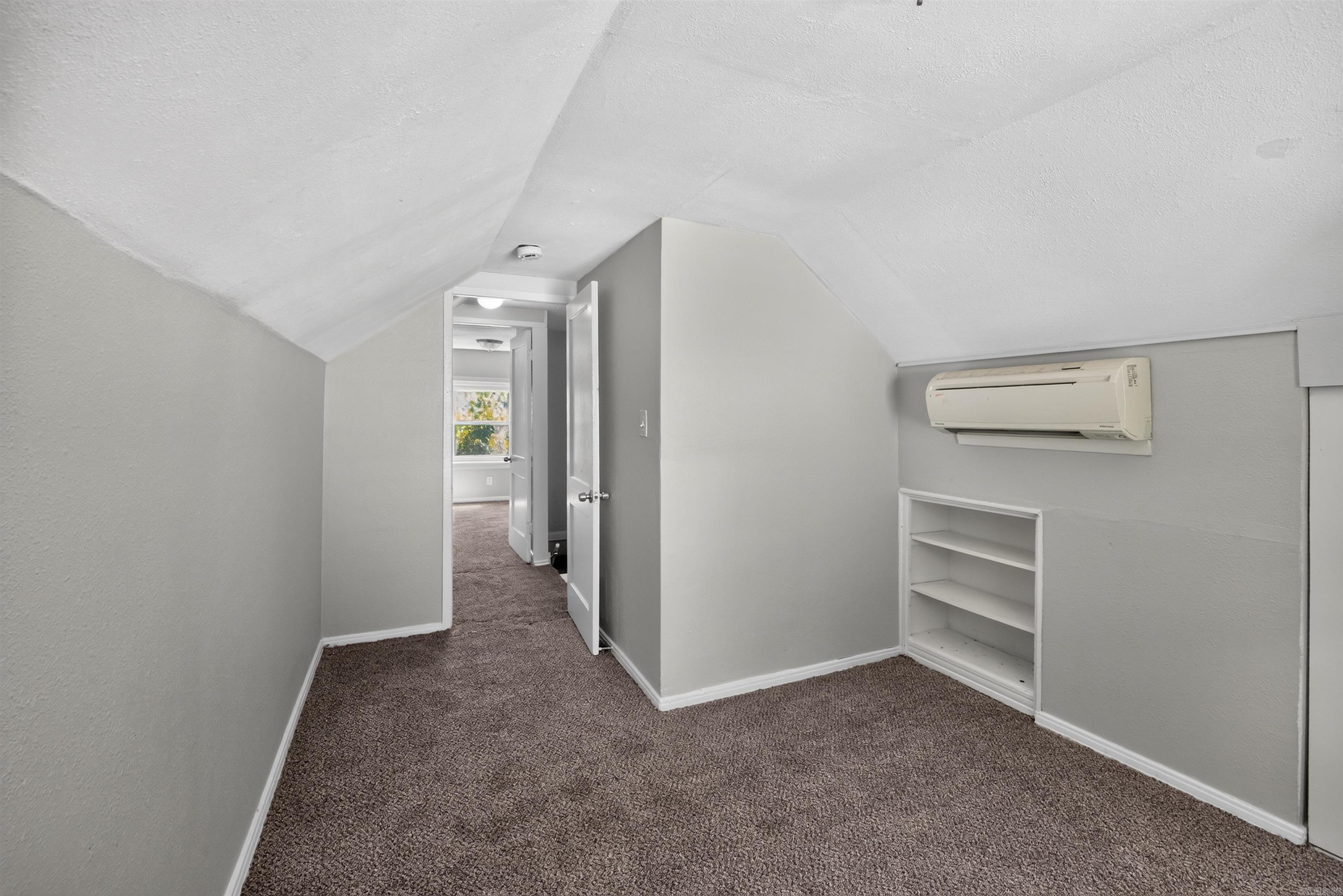 306 W 51st Street Property Photo 3