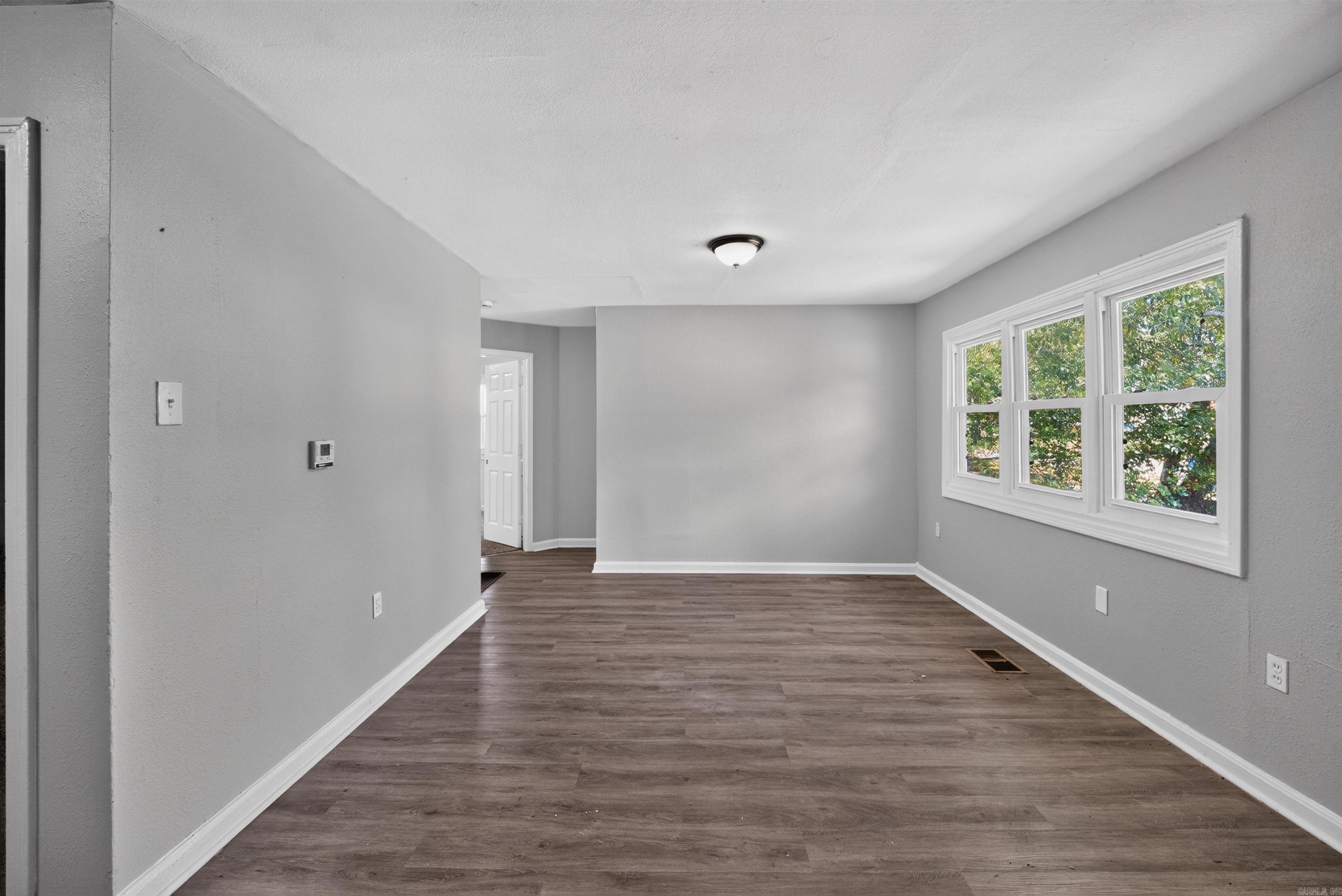 306 W 51st Street Property Photo 6