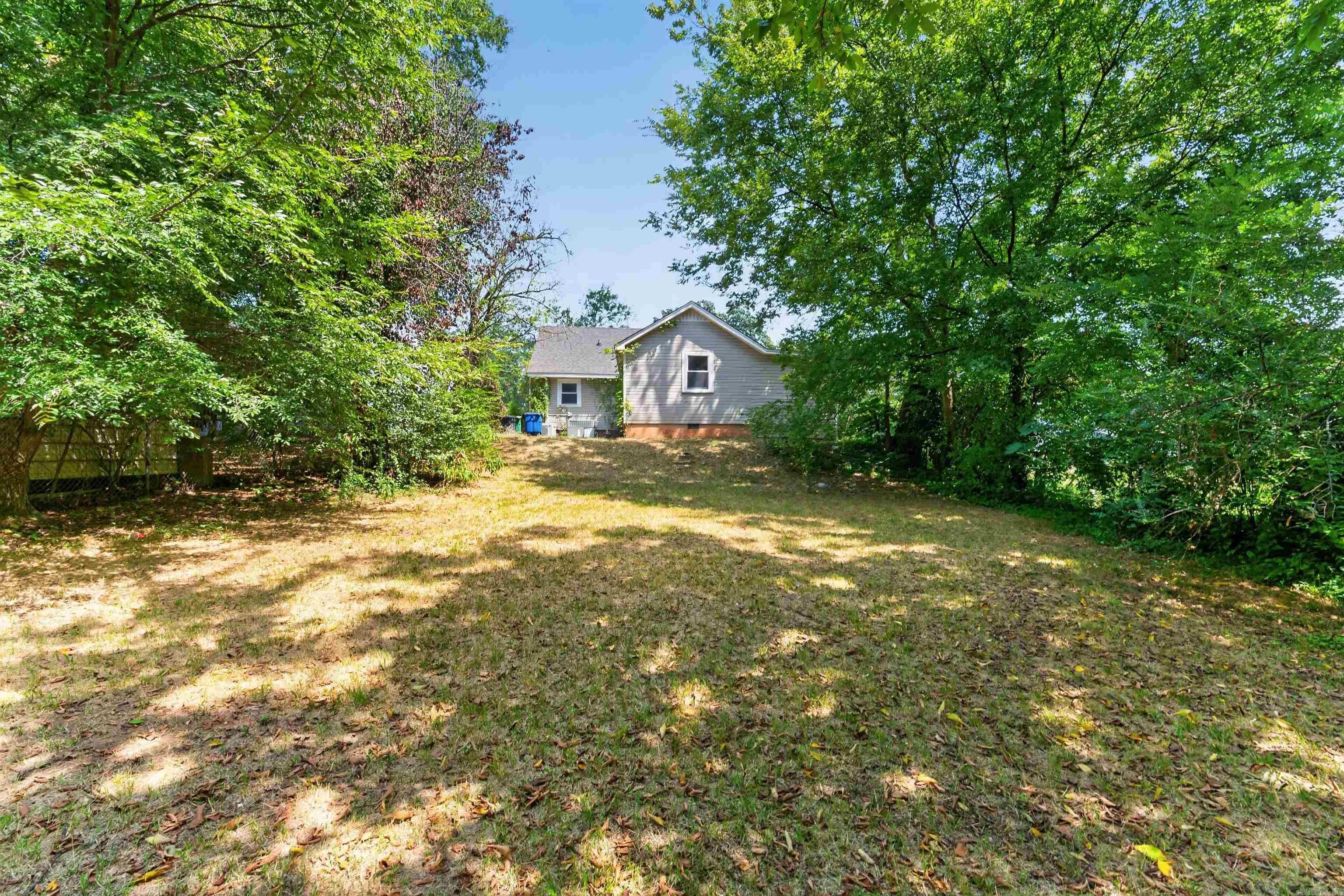 306 W 51st Street Property Photo 7