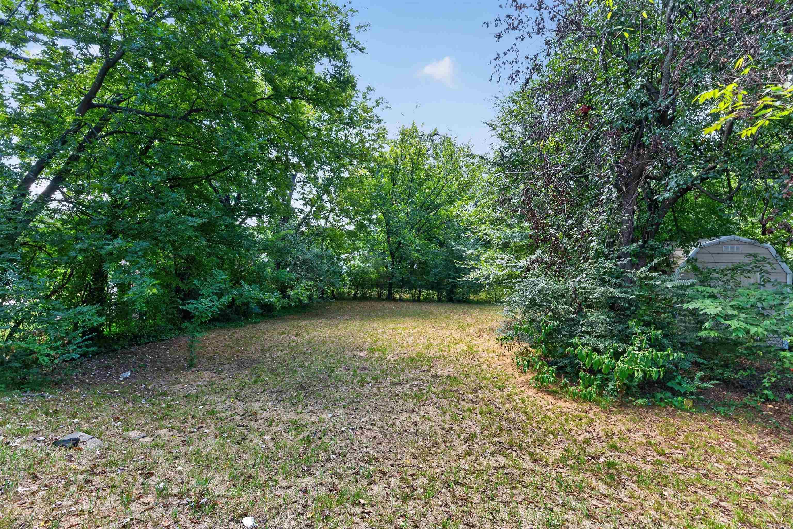 306 W 51st Street Property Photo 15