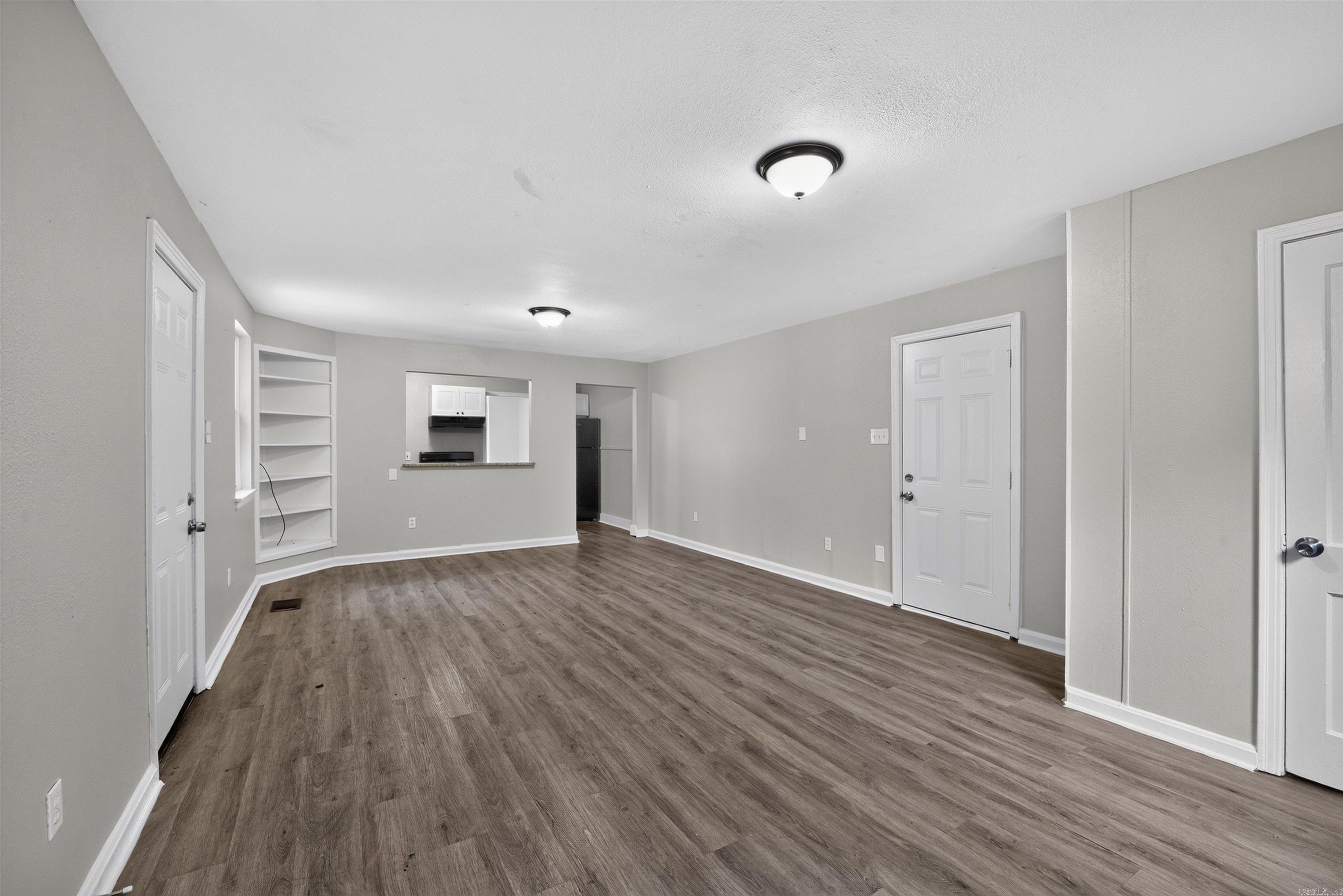 306 W 51st Street Property Photo 18