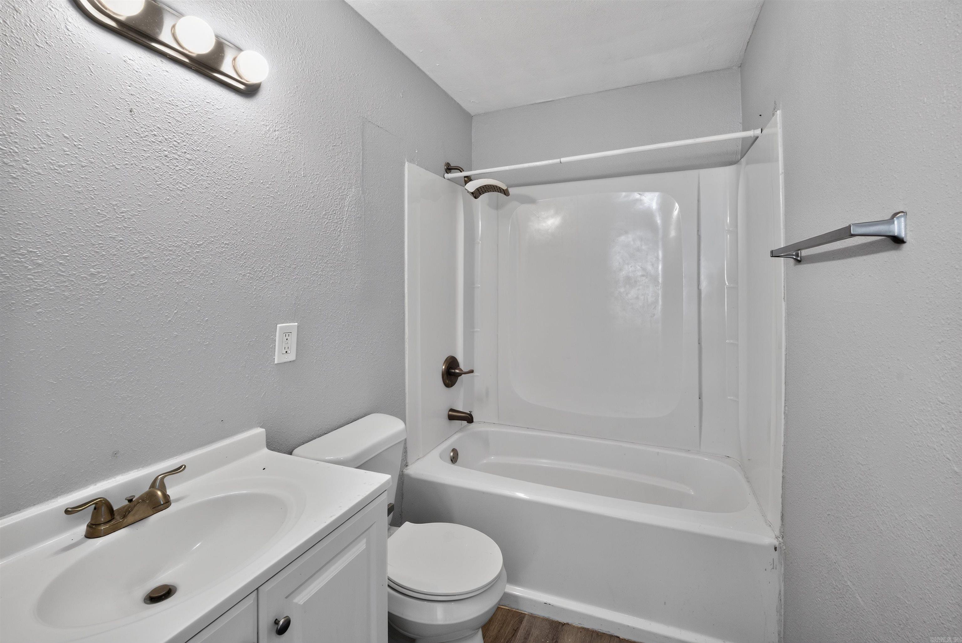 306 W 51st Street Property Photo 20