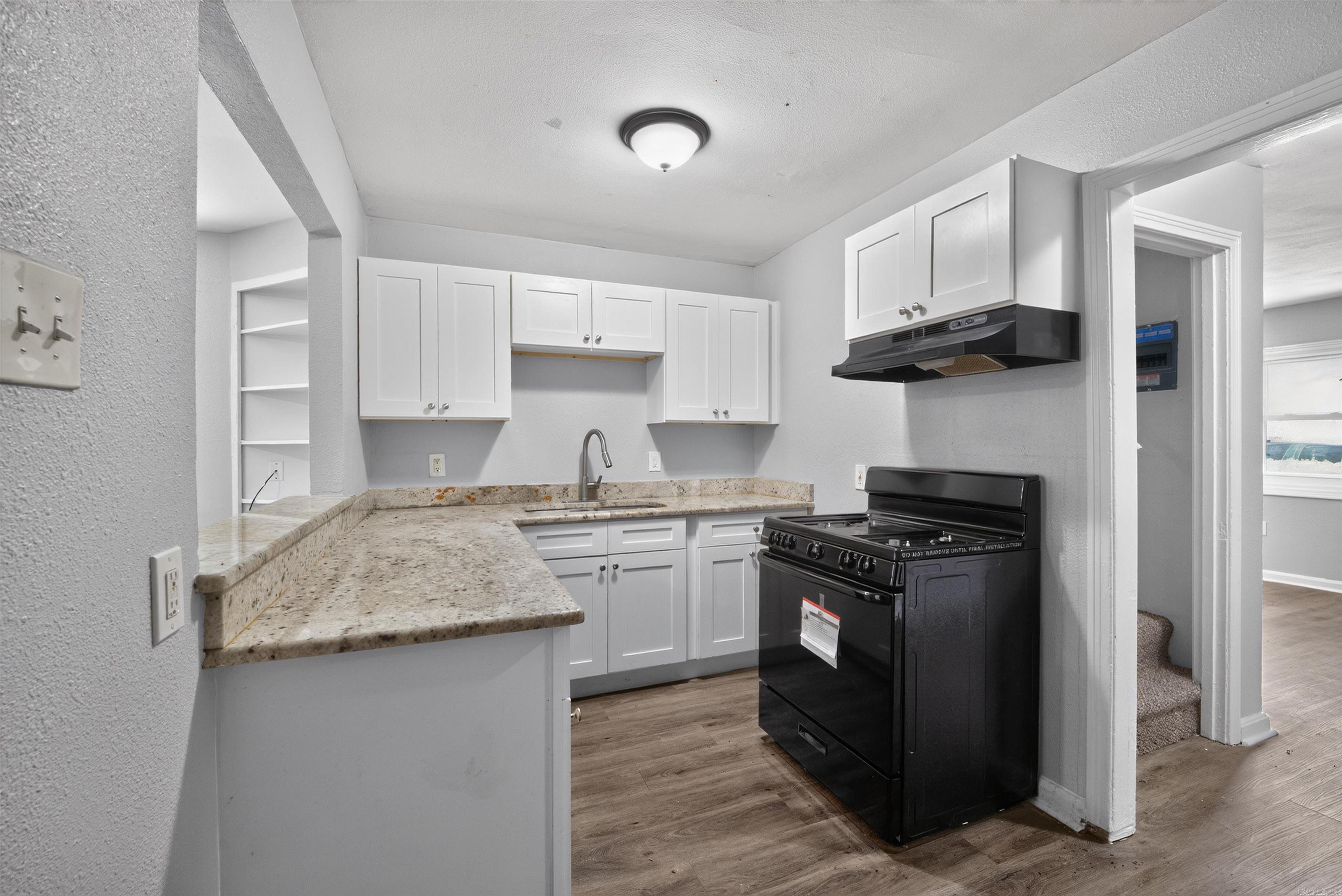 306 W 51st Street Property Photo 25