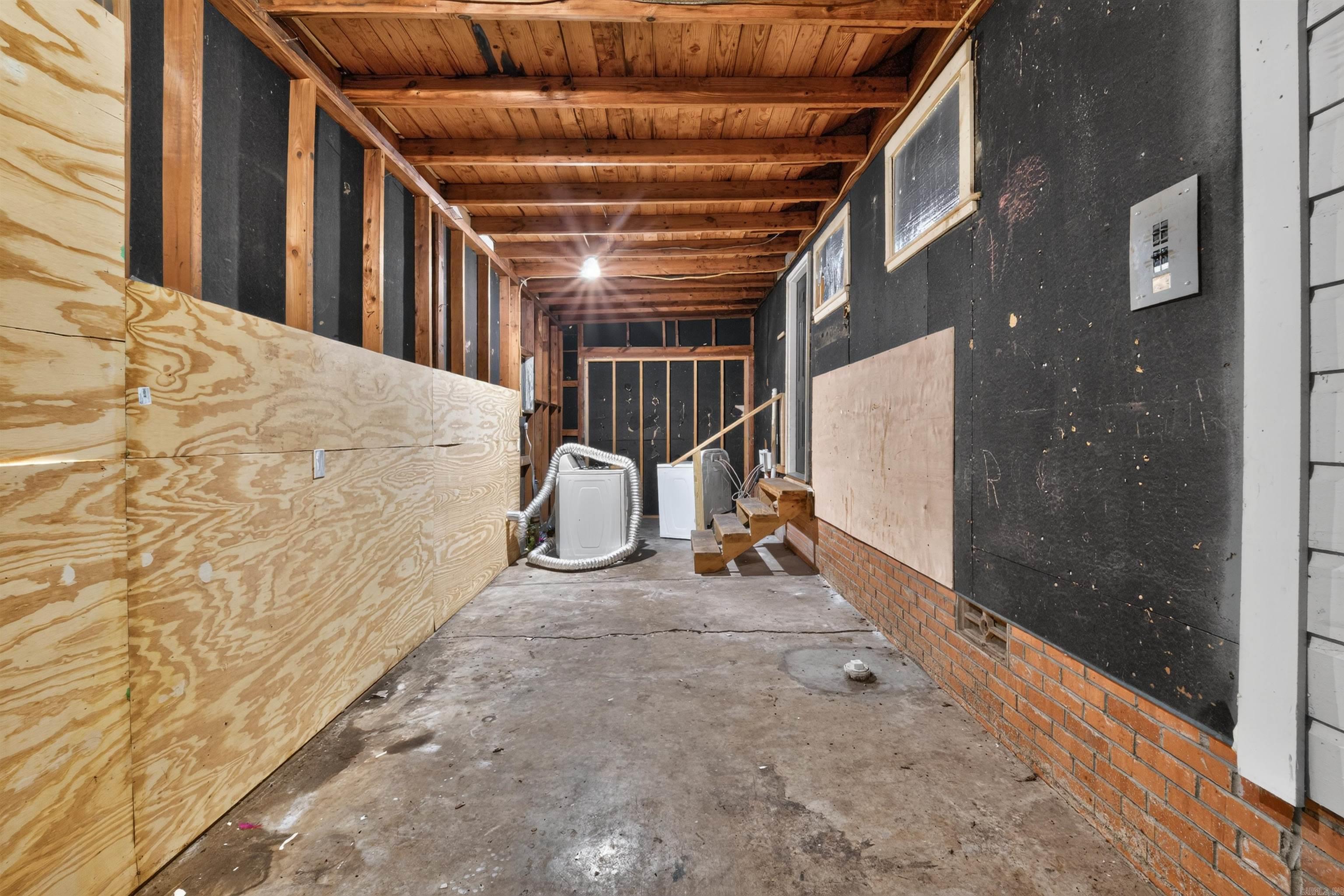 306 W 51st Street Property Photo 28