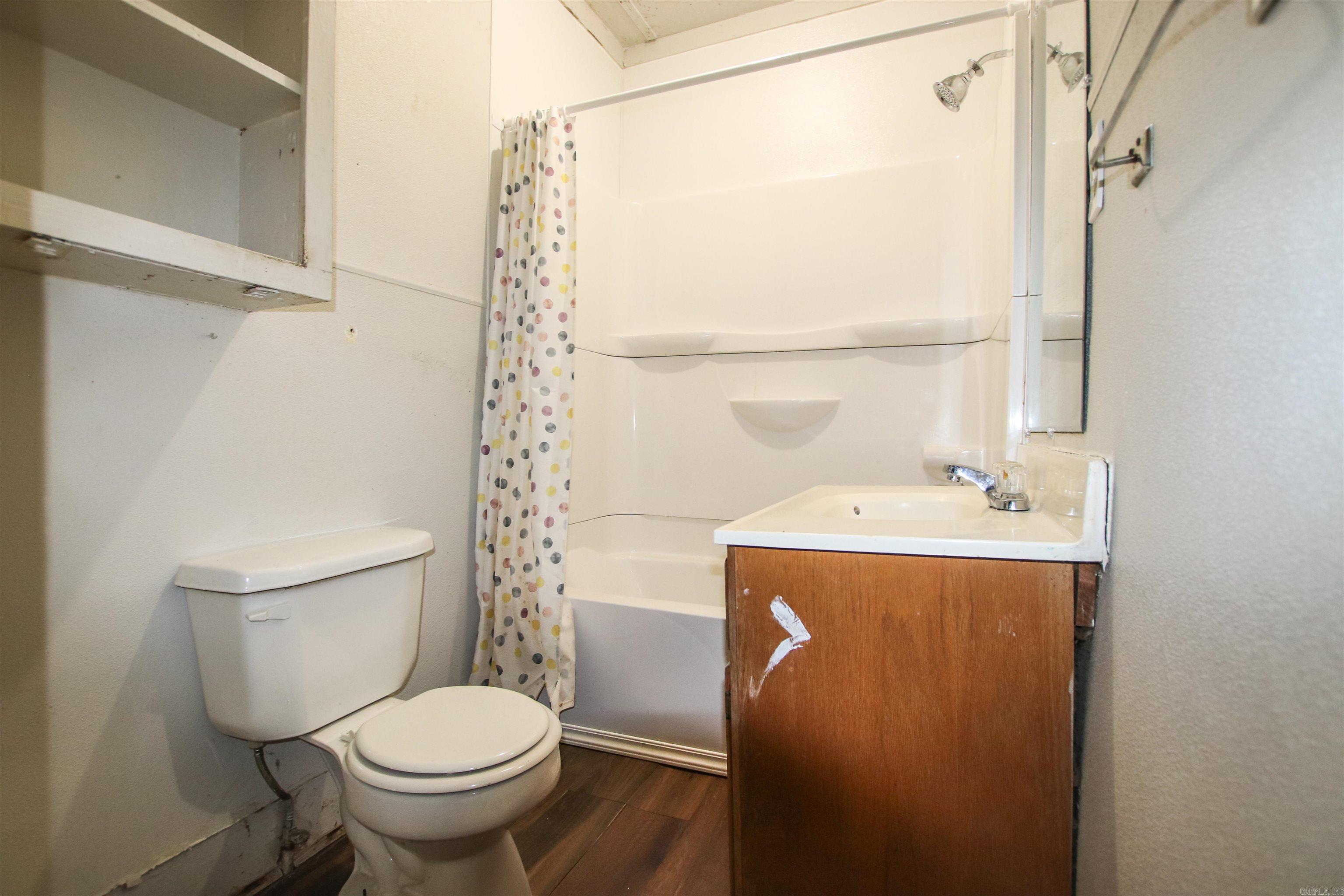 613 W Pine St Property Photo 6