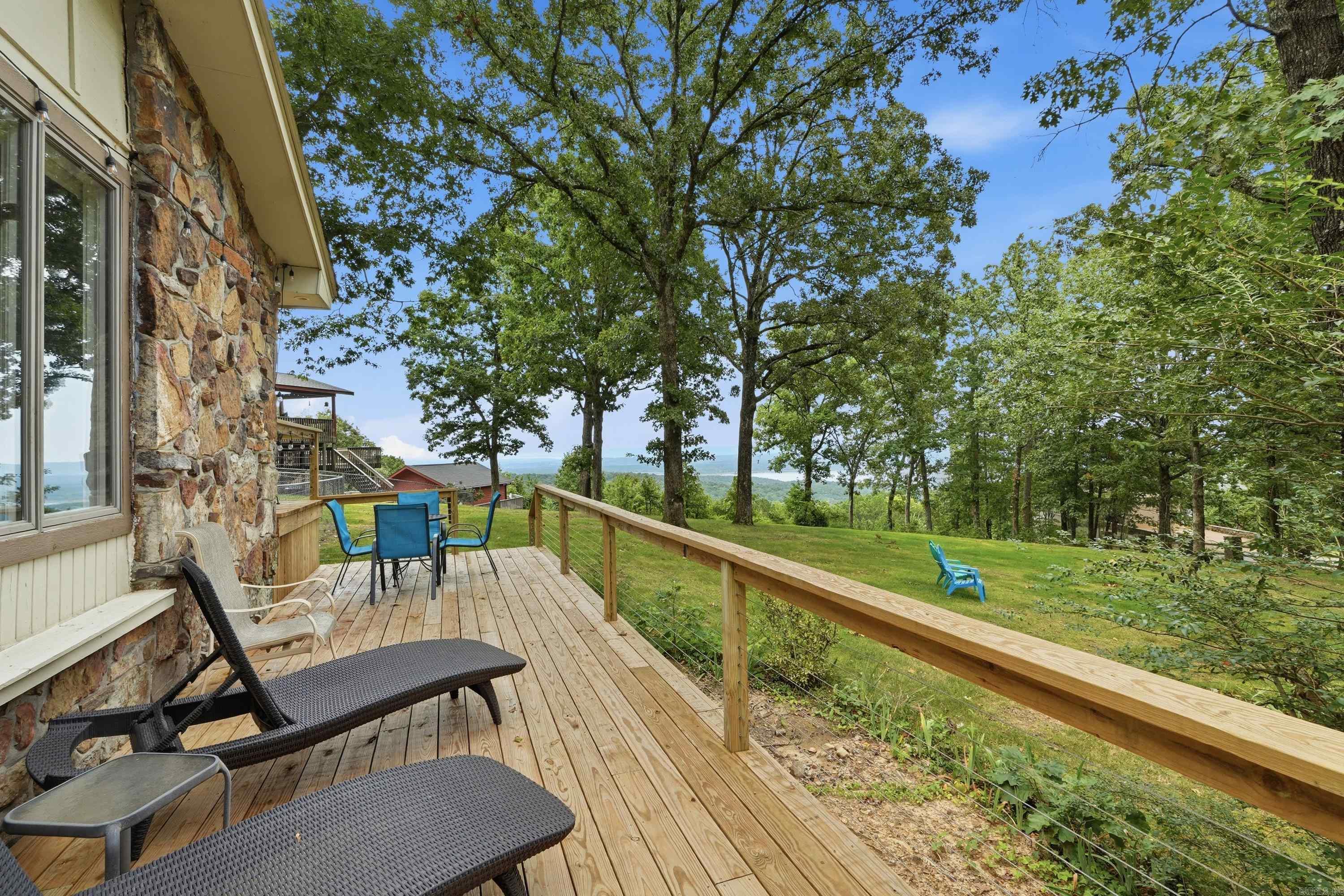 211 Chelsea Drive Property Photo 2