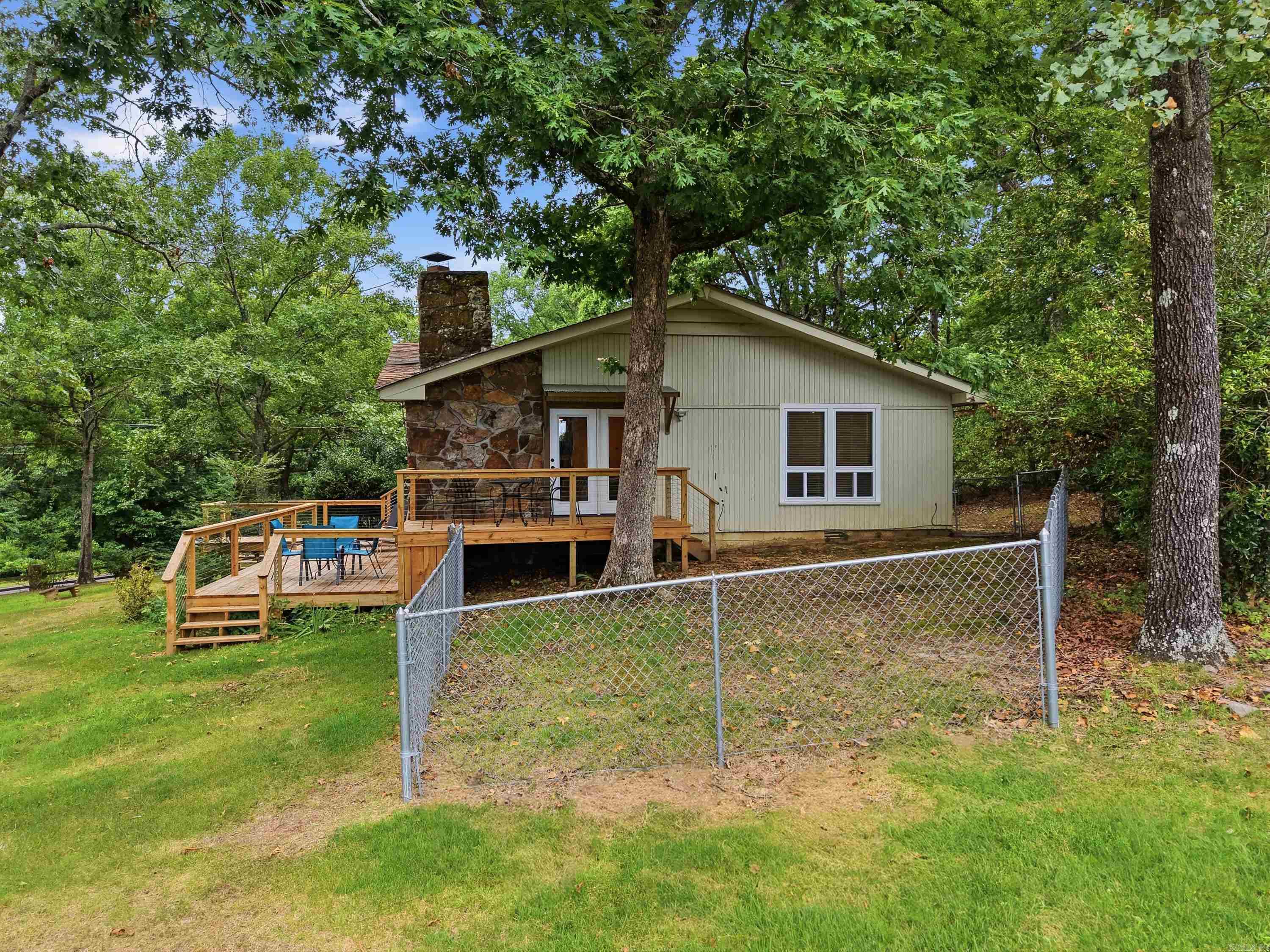 211 Chelsea Drive Property Photo 6