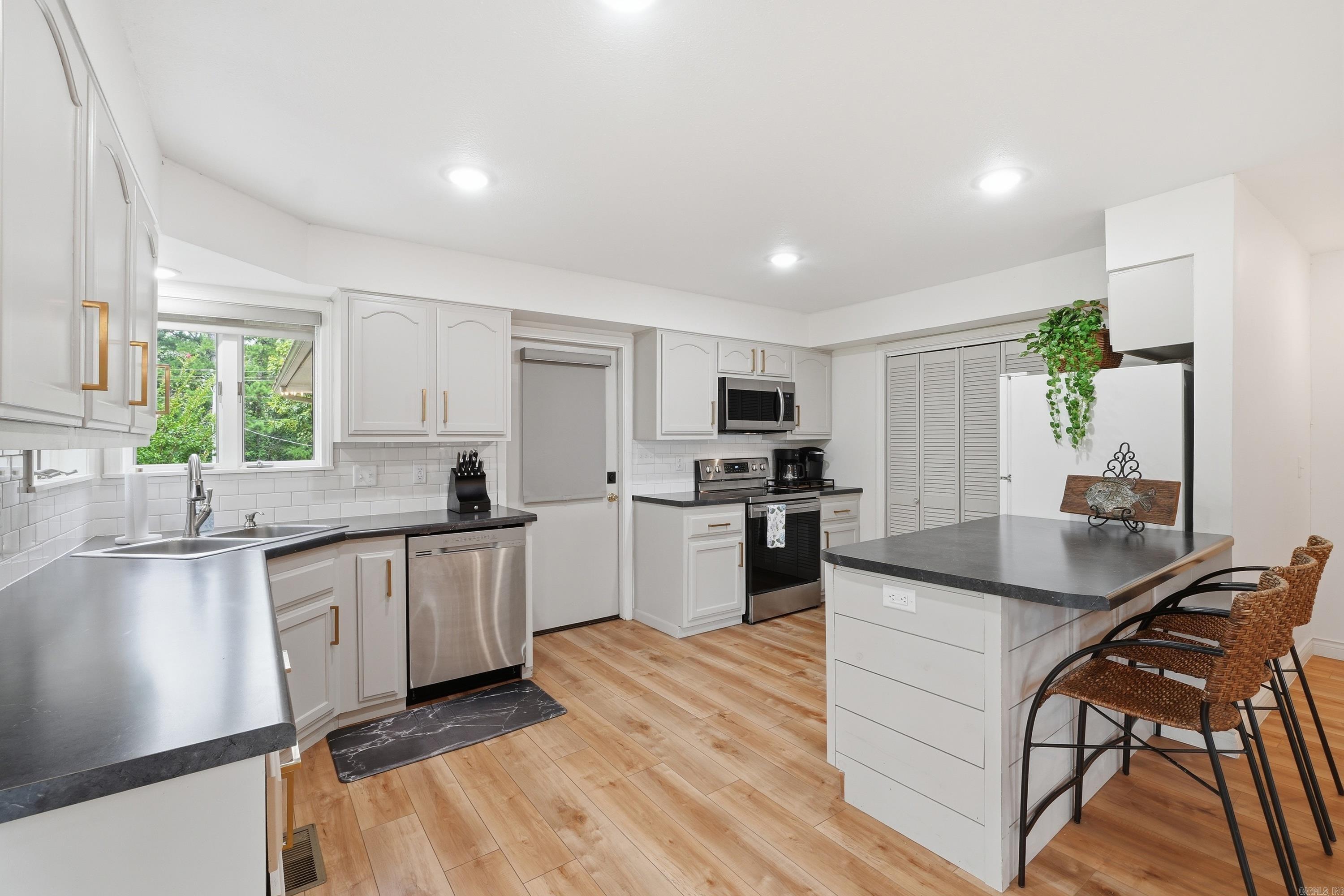 211 Chelsea Drive Property Photo 23