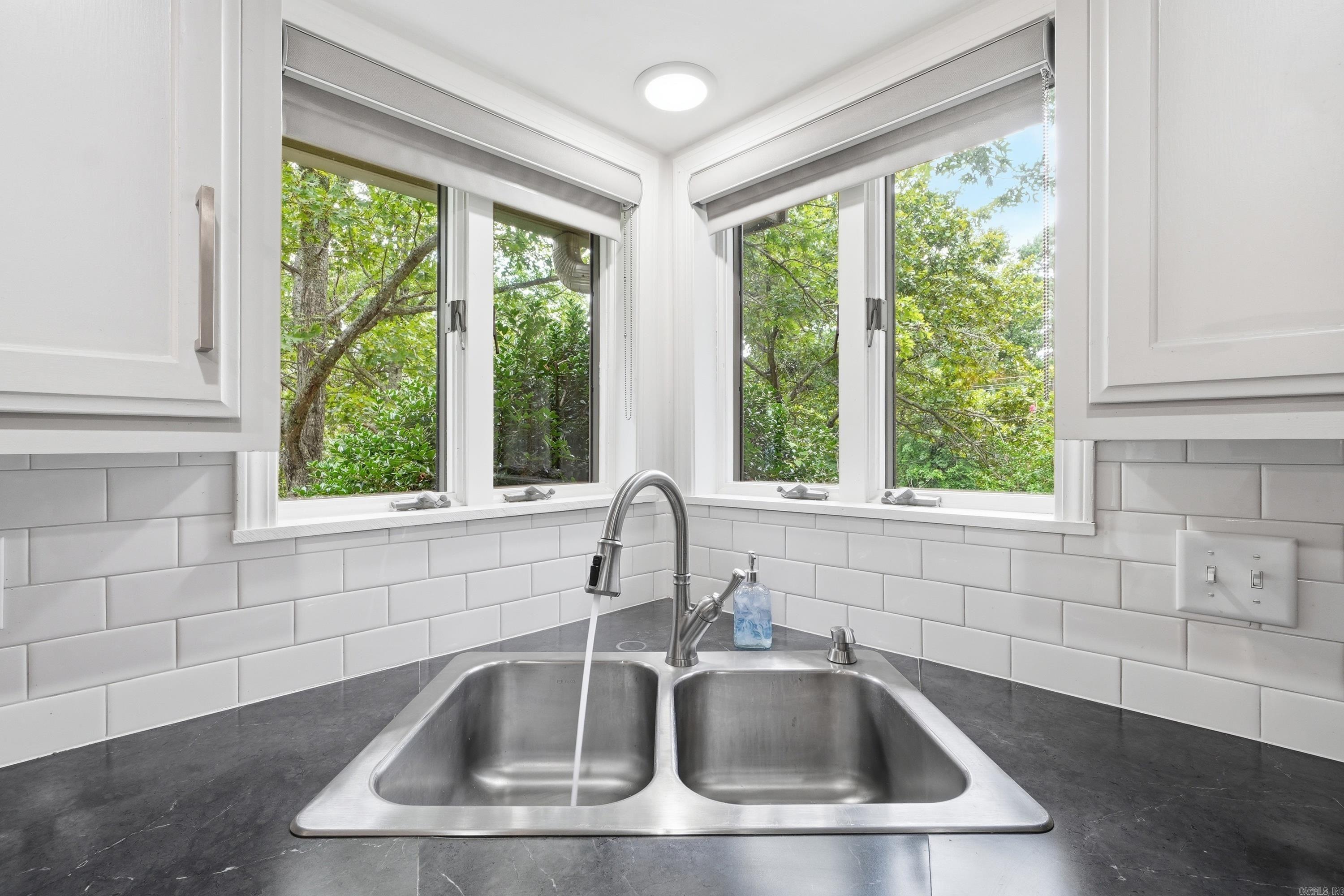211 Chelsea Drive Property Photo 28