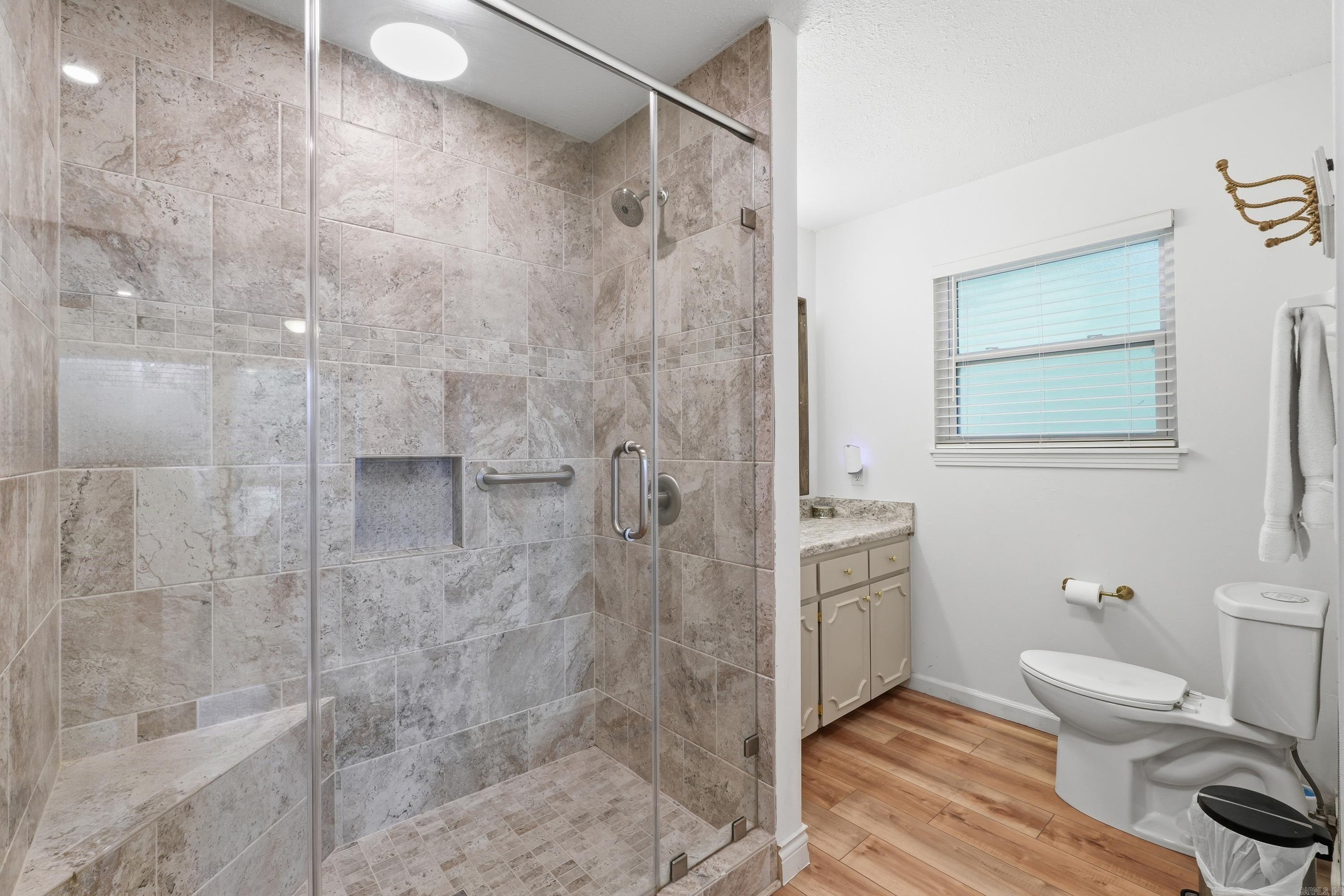 211 Chelsea Drive Property Photo 33