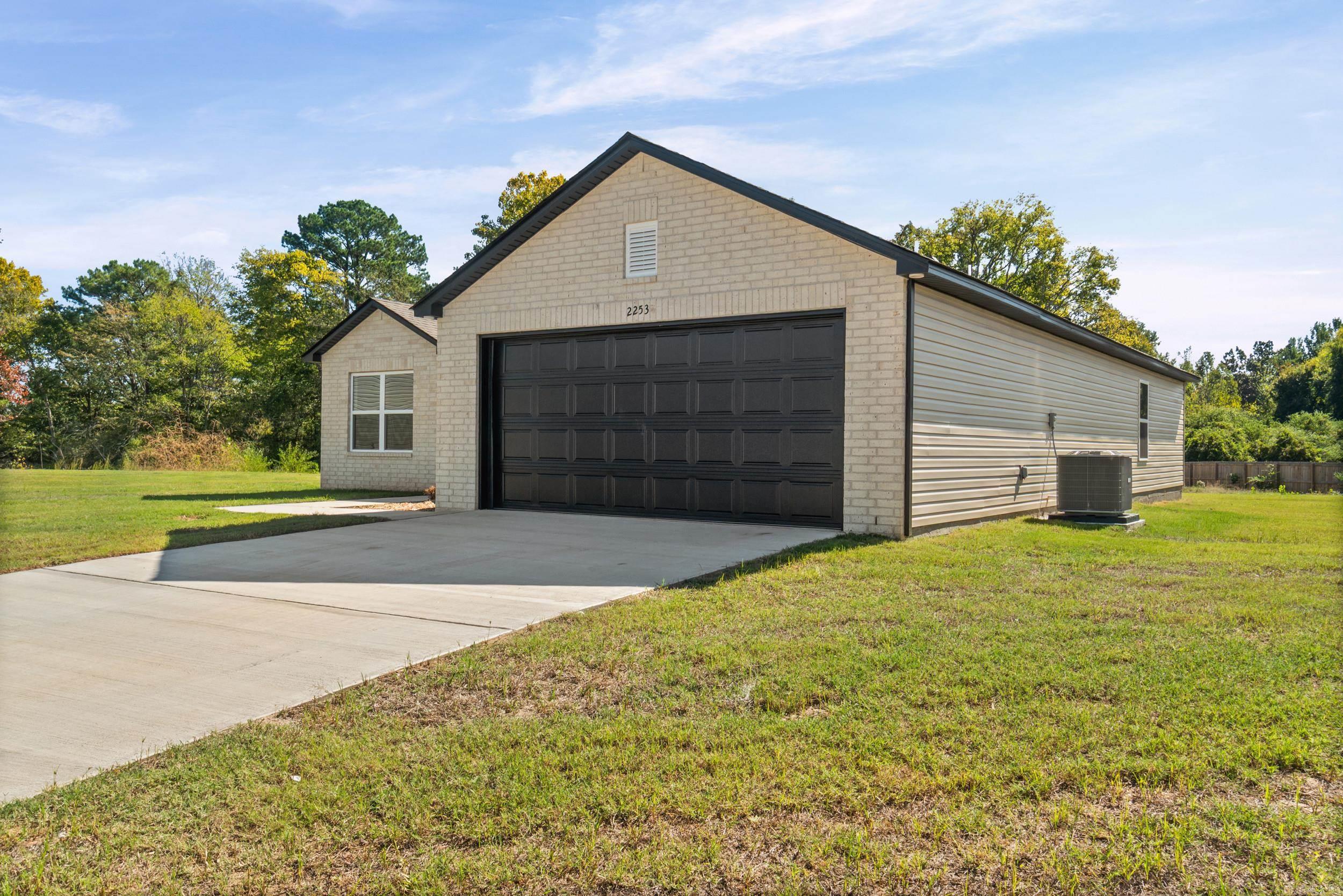 2253 Sam Tillery Drive Property Photo 4