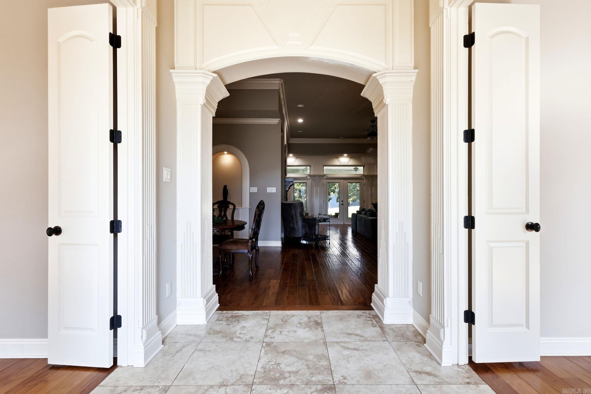209 Cobblestone Drive Property Photo 2