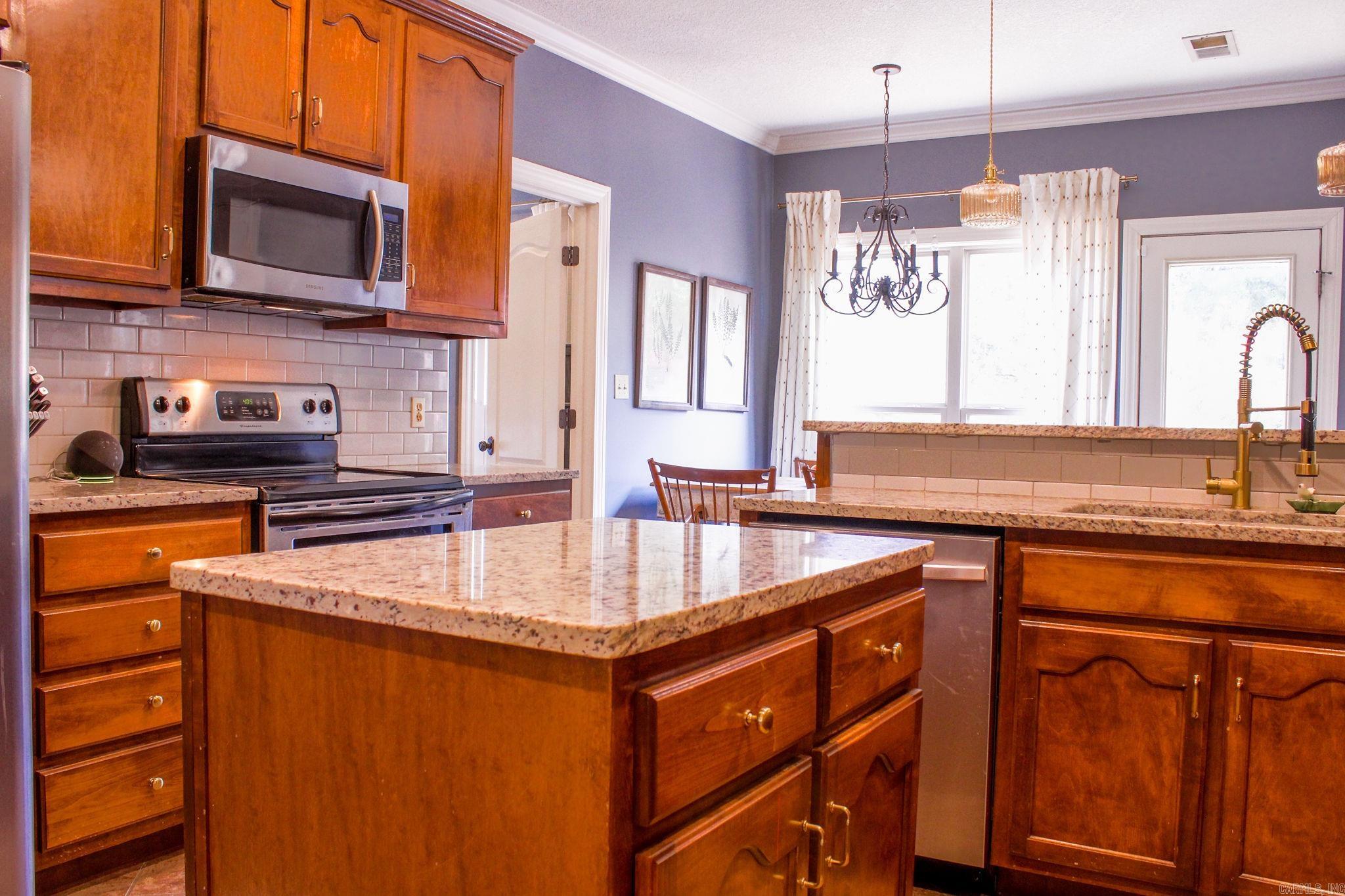 2021 Boundary Oaks Drive Property Photo 6