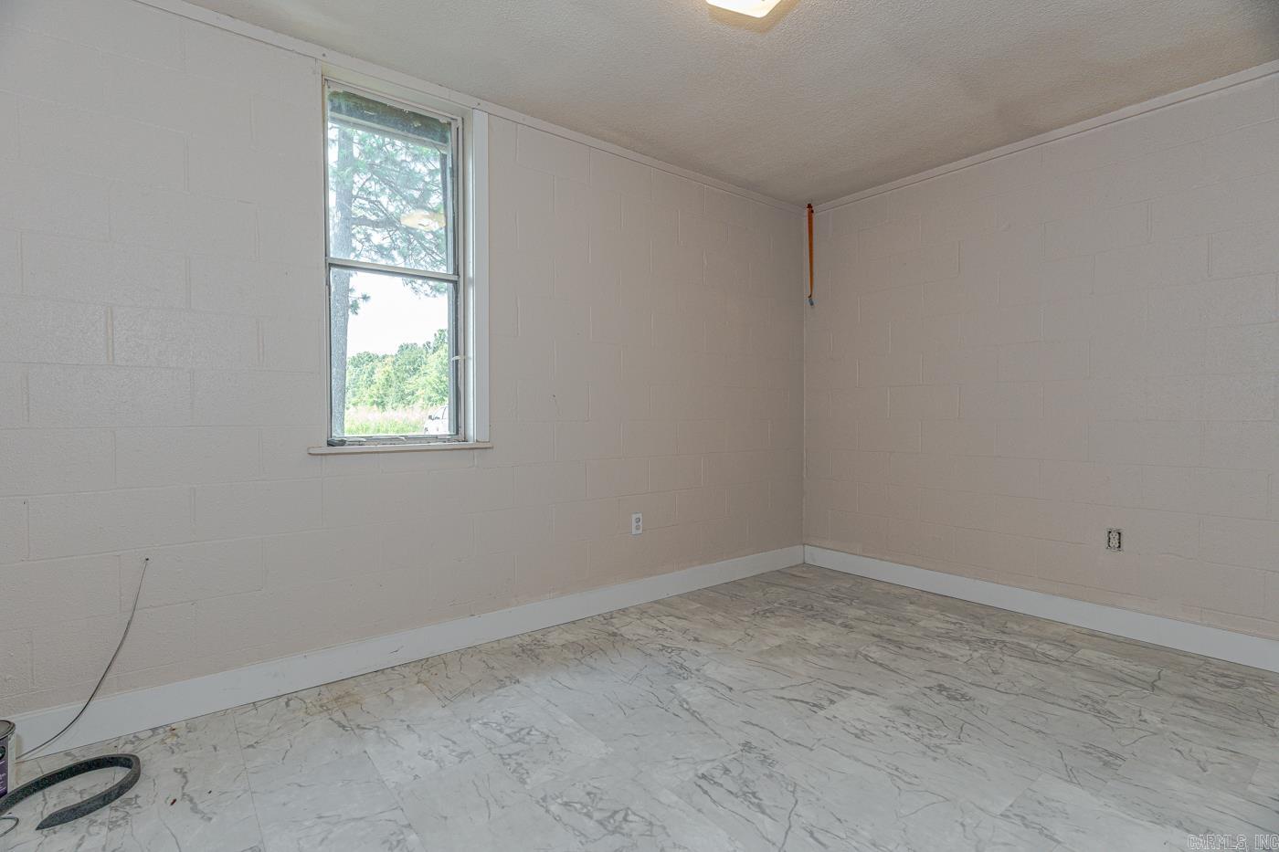 1261 County Road 380 Property Photo 11