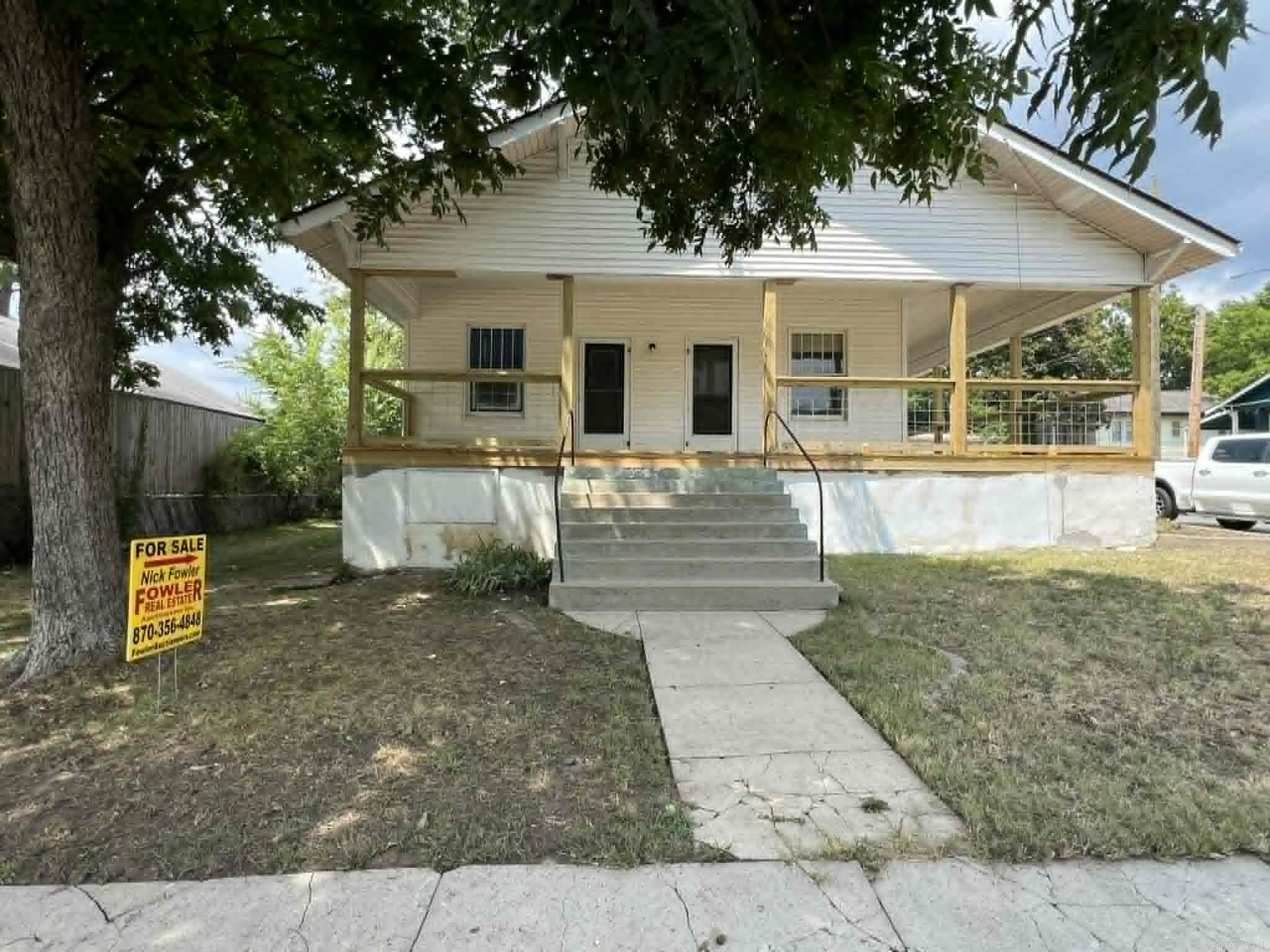 211 Archwood Property Photo 1