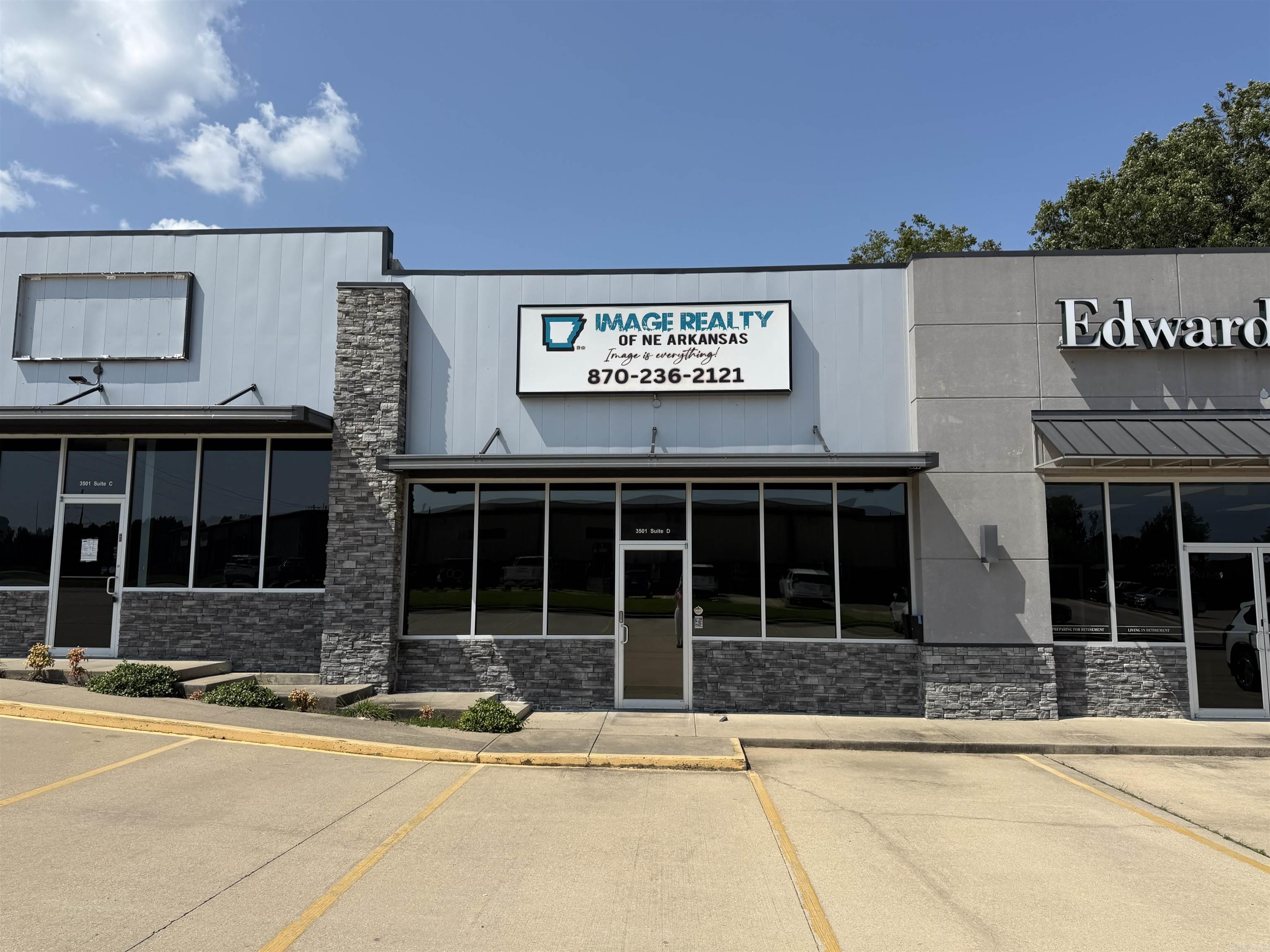 3501 Stonegate Drive Property Photo 3