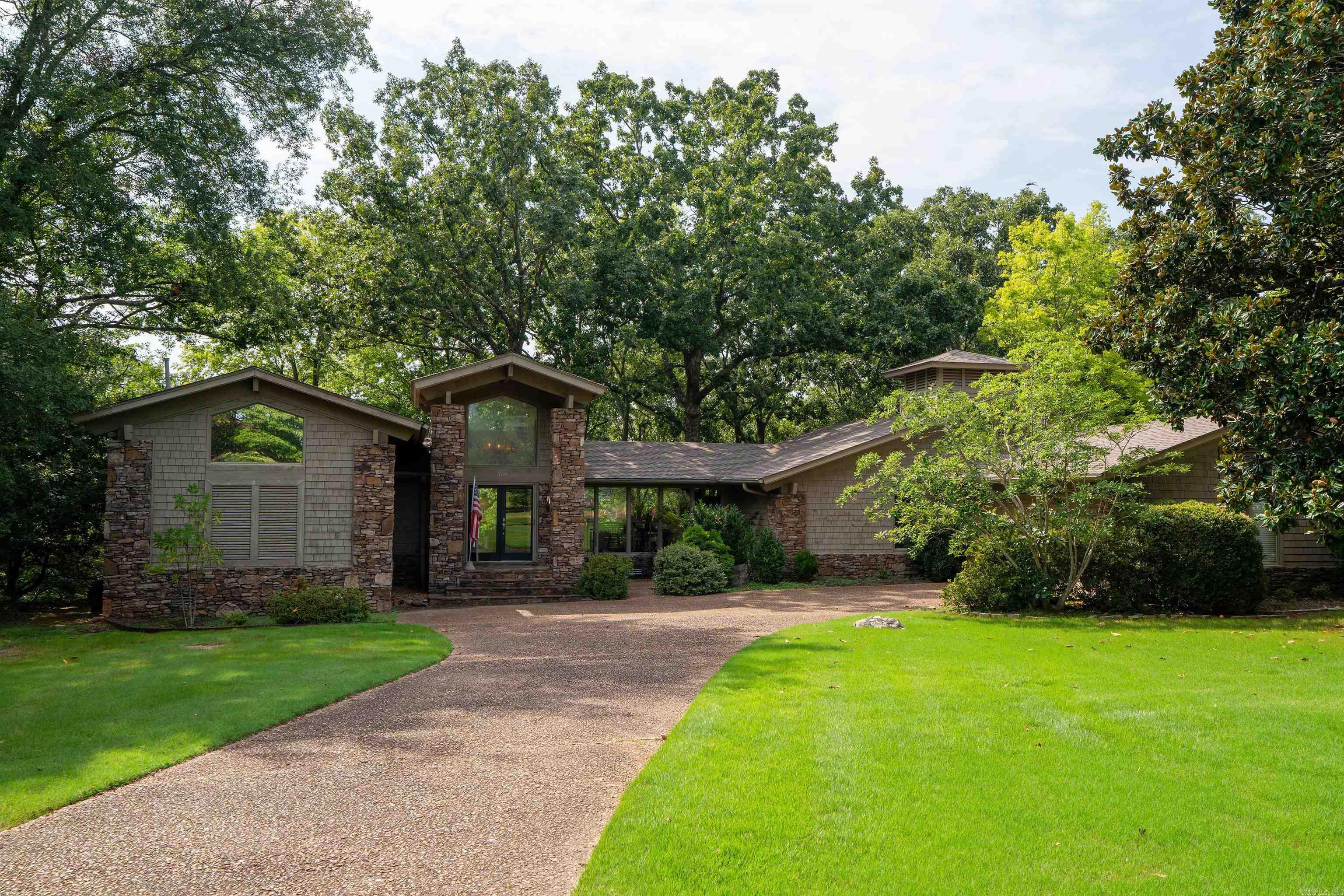 505 Golf Drive Property Photo 1