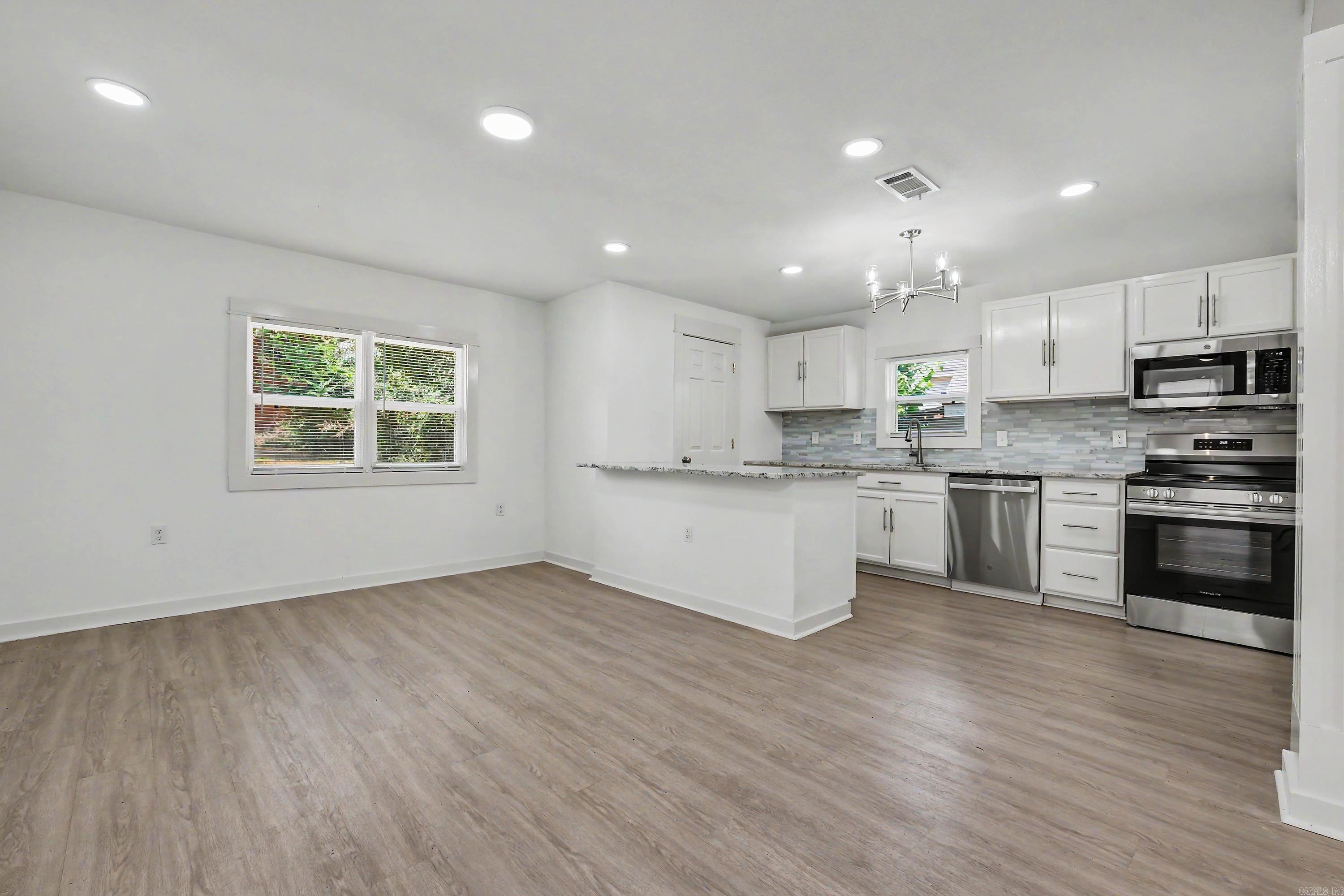 2720 S Spring Street Property Photo 4