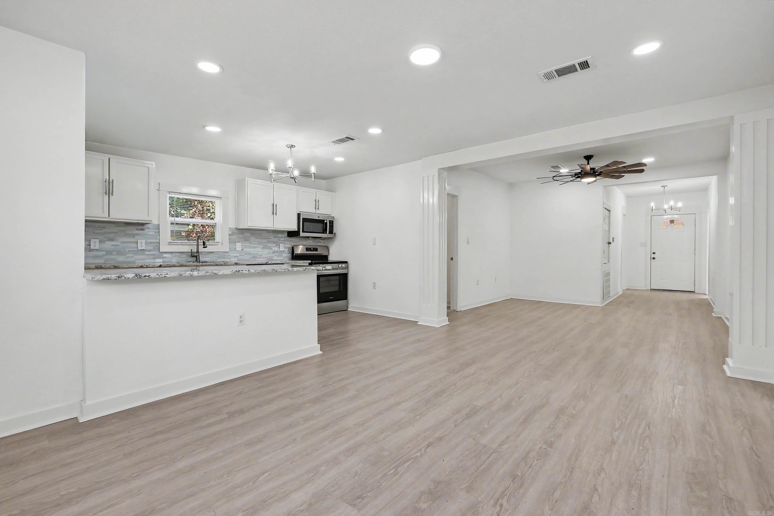 2720 S Spring Street Property Photo 6