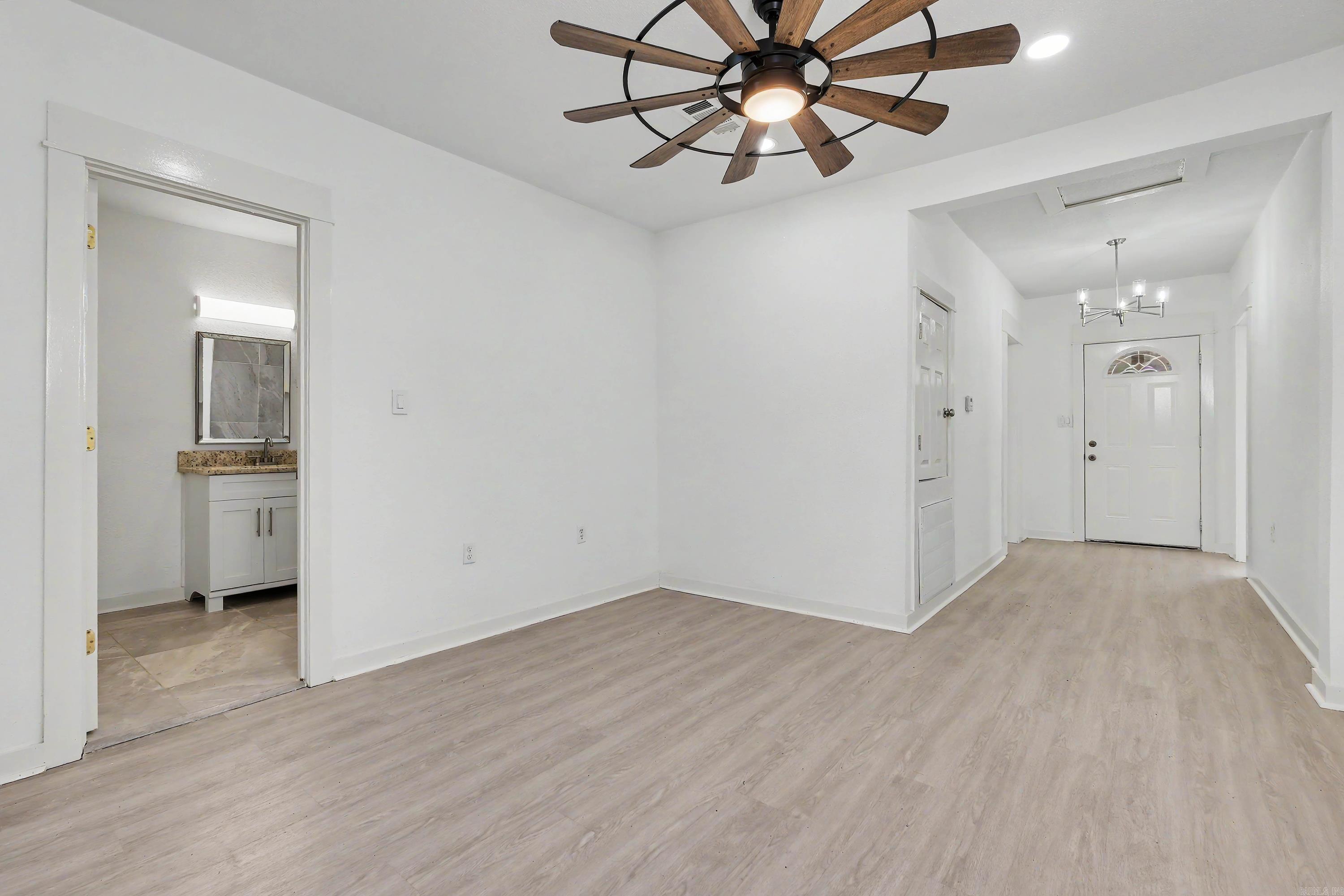 2720 S Spring Street Property Photo 9