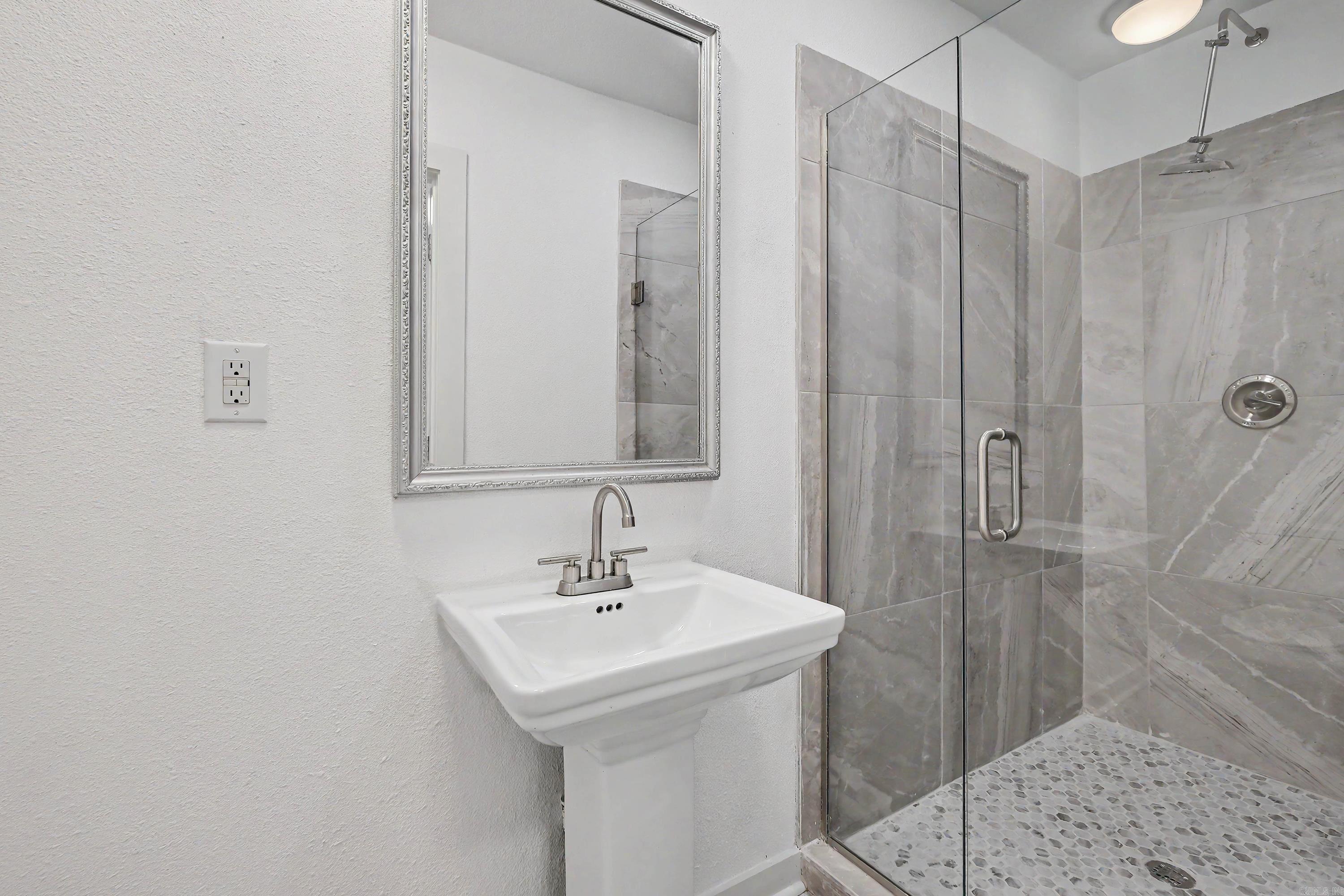 2720 S Spring Street Property Photo 13