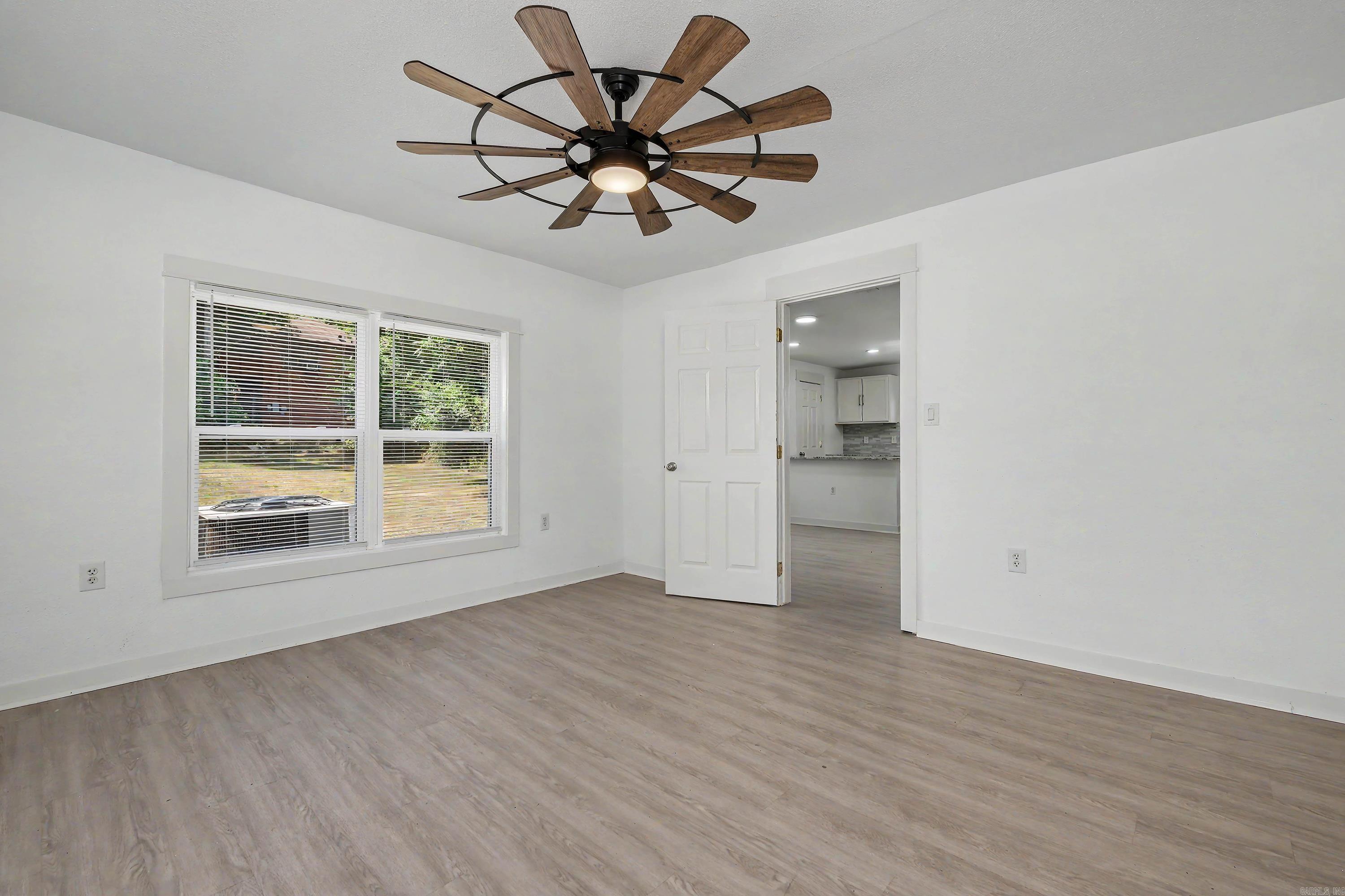 2720 S Spring Street Property Photo 23