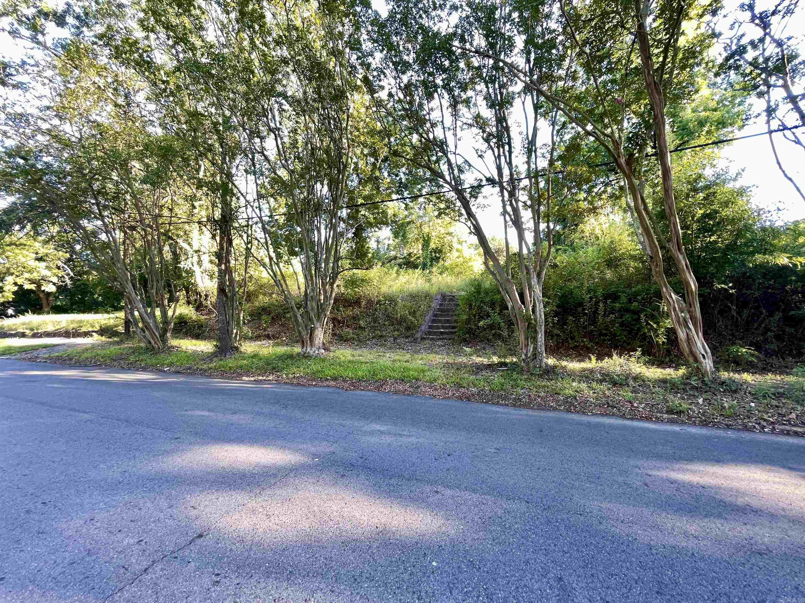 437 Maple St Property Photo 1