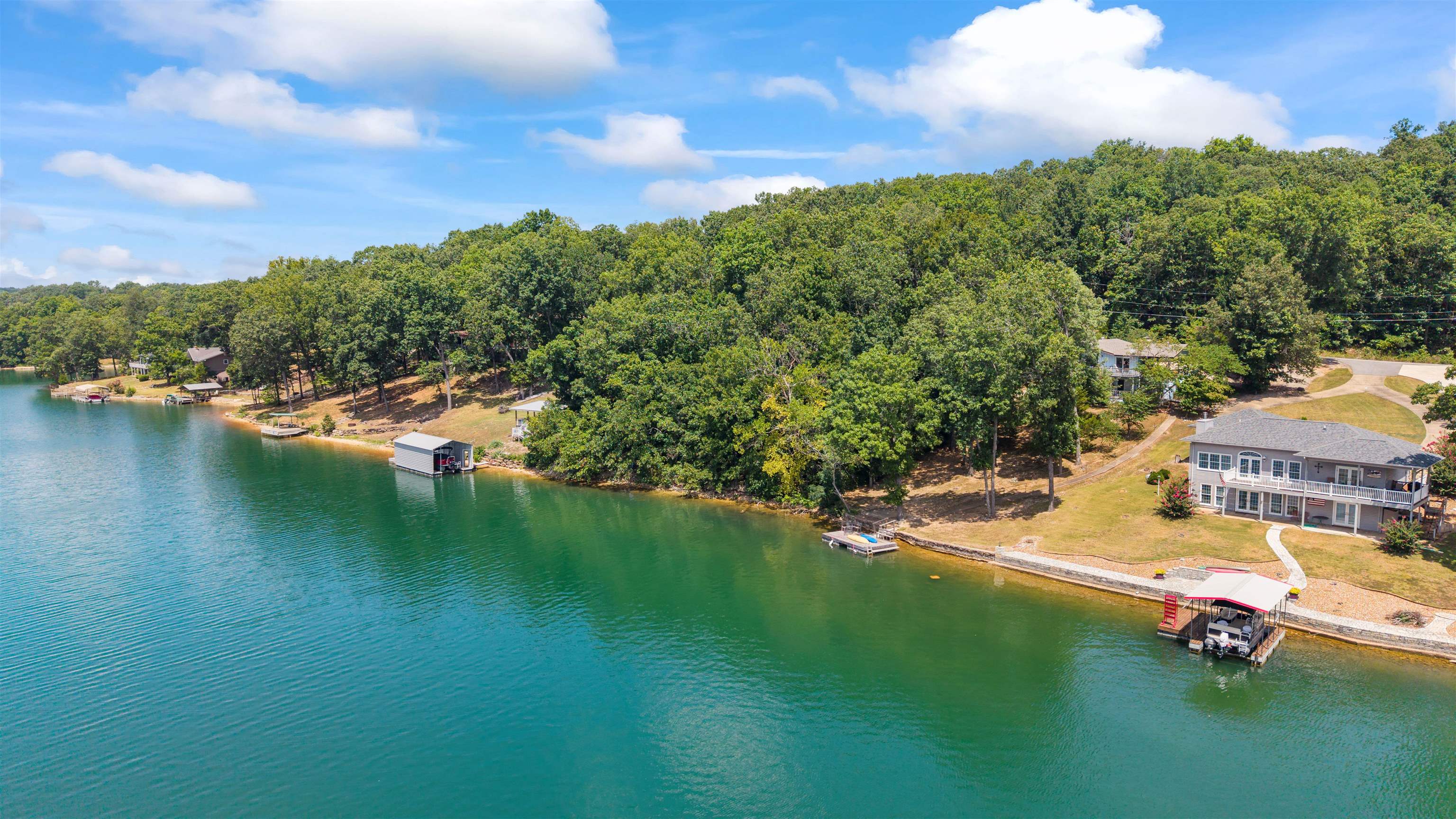 N Lakeshore Drive Property Photo 6