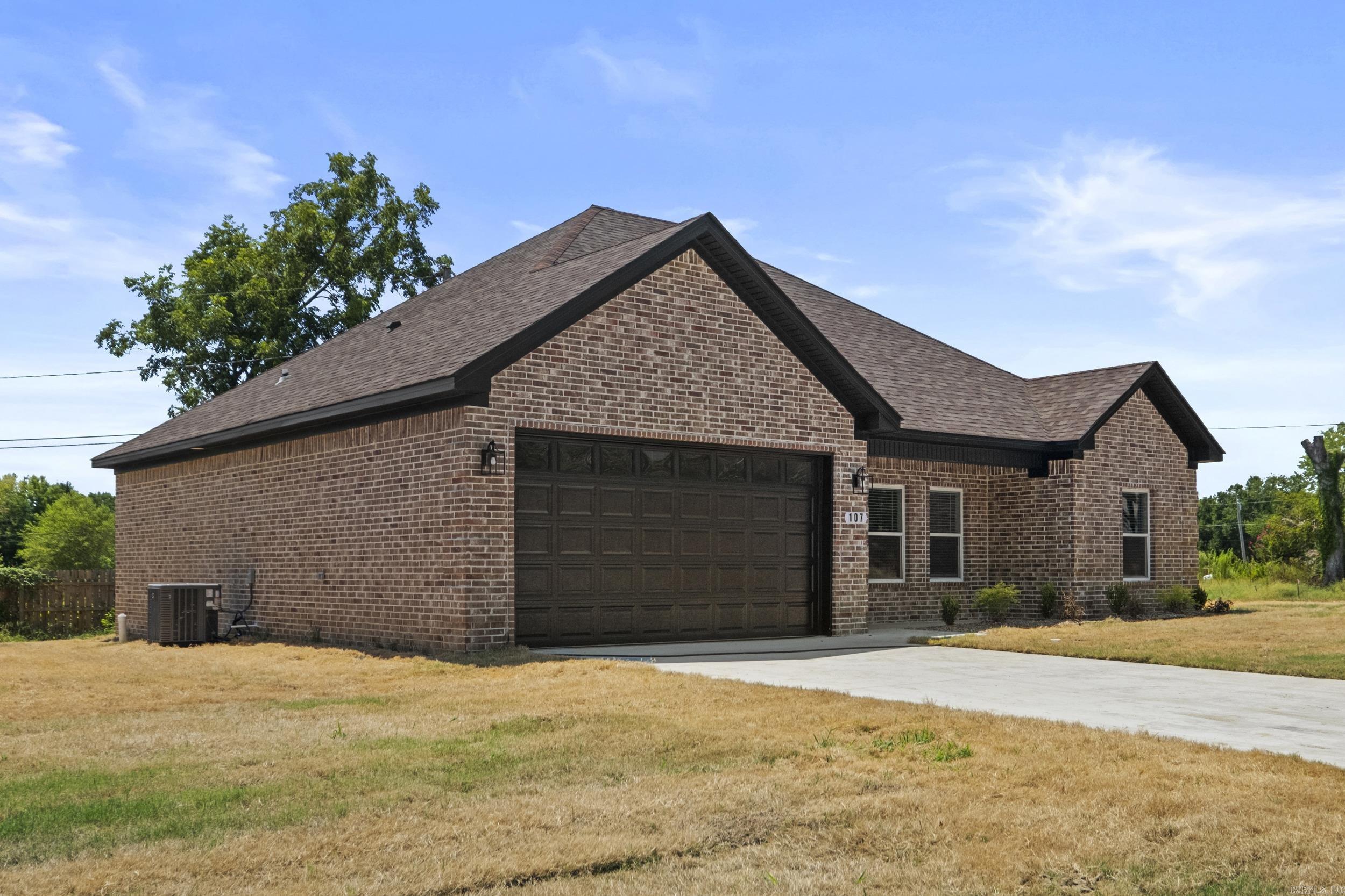 107 Christian Lane Property Photo 2
