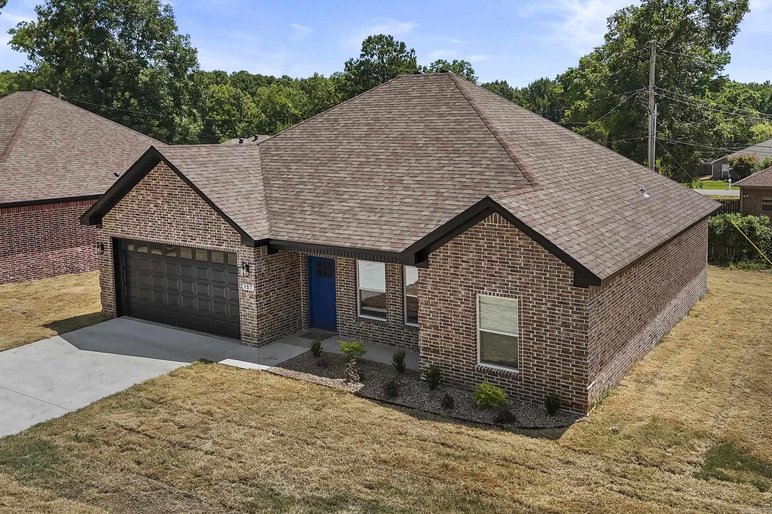 107 Christian Lane Property Photo 4