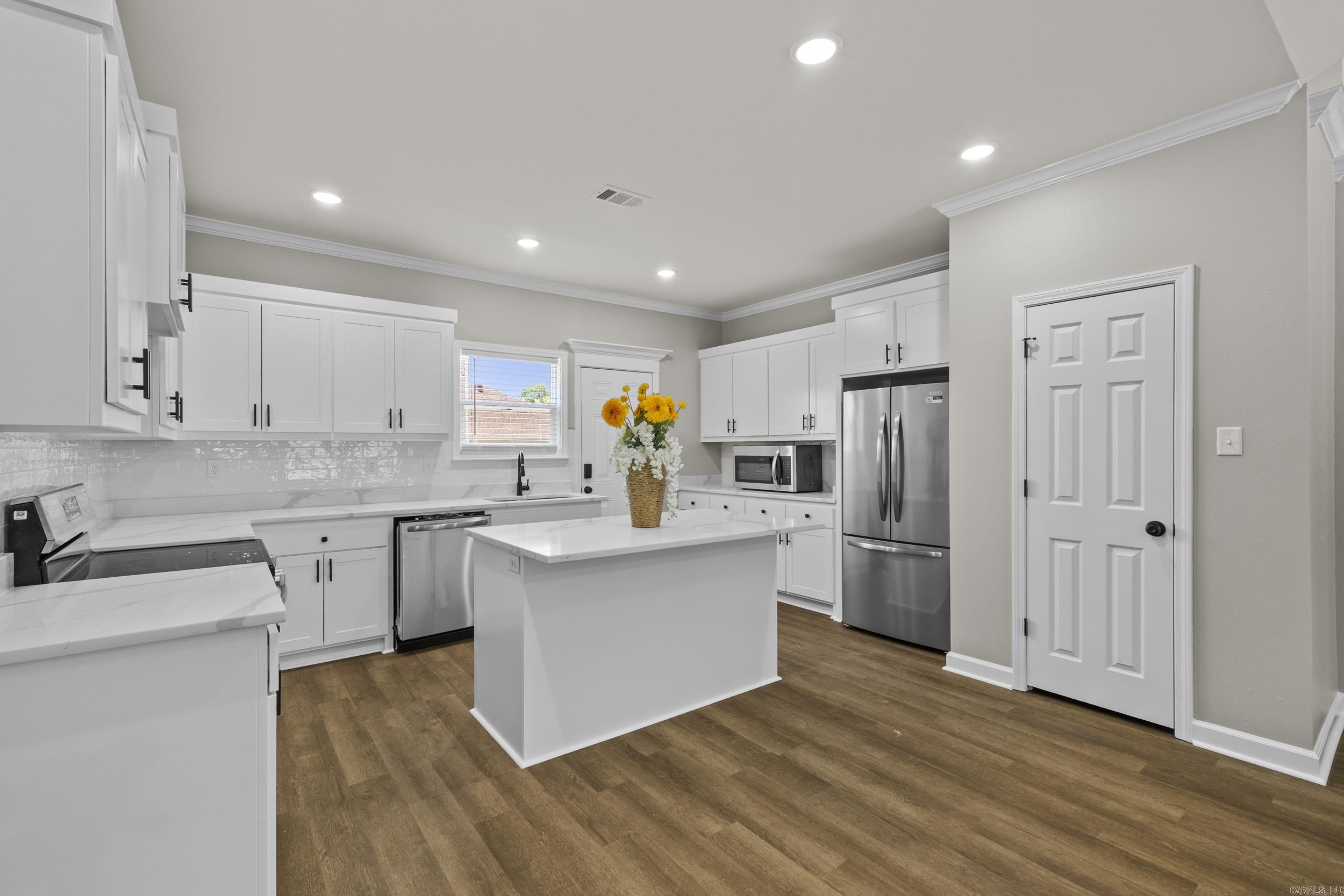 107 Christian Lane Property Photo 10