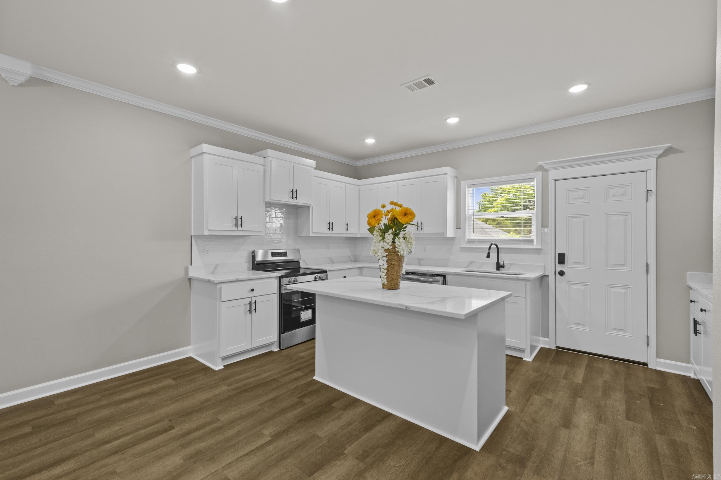 107 Christian Lane Property Photo 11