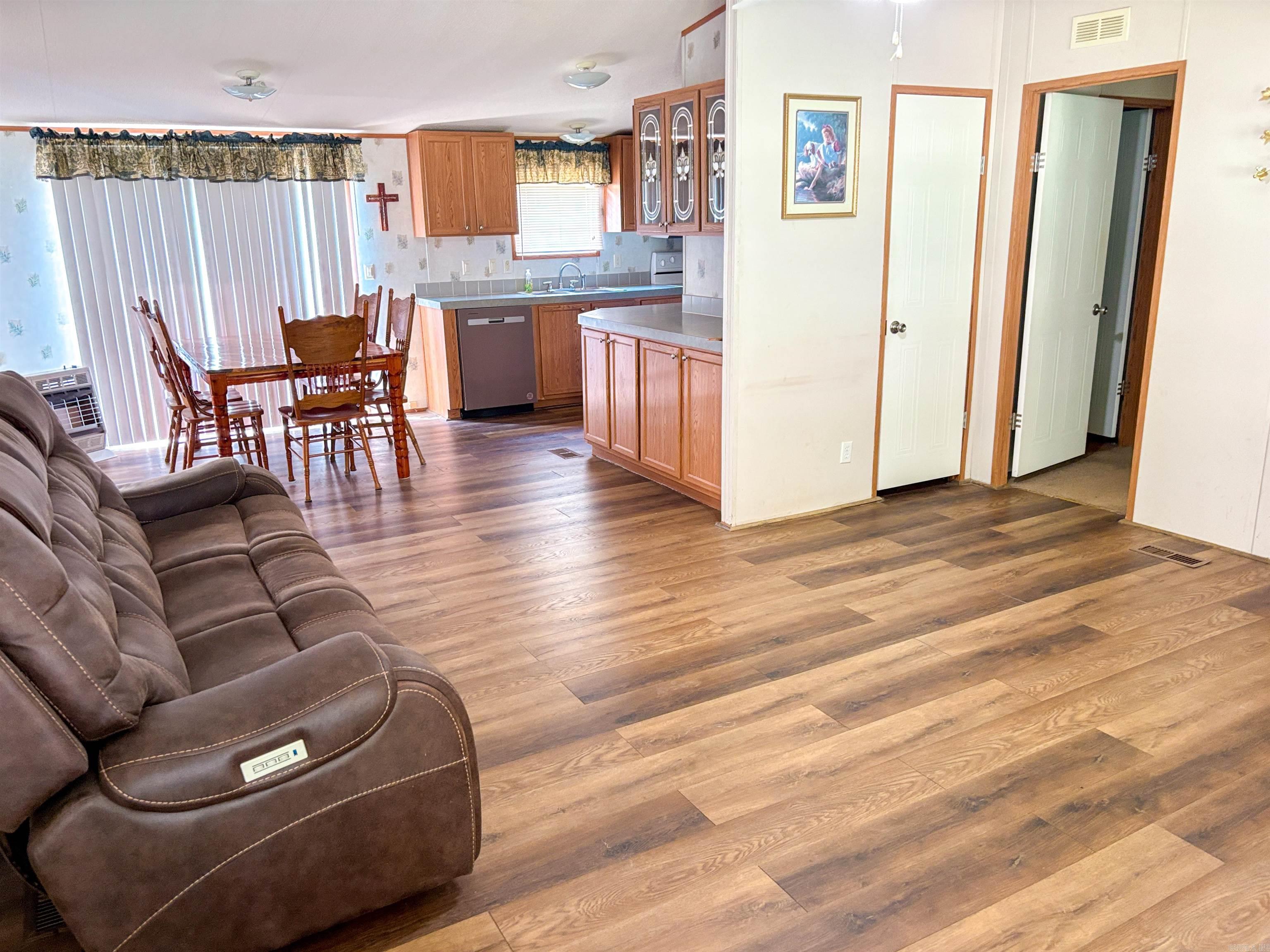 6052 Highway 16 E Property Photo 7