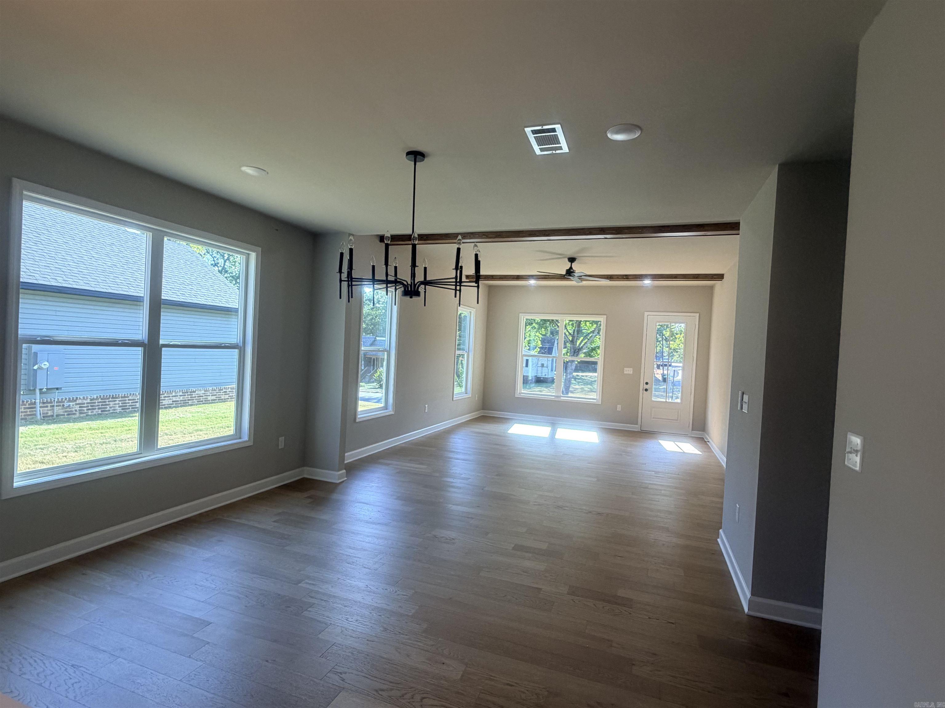 226 S Richards Street Property Photo 6
