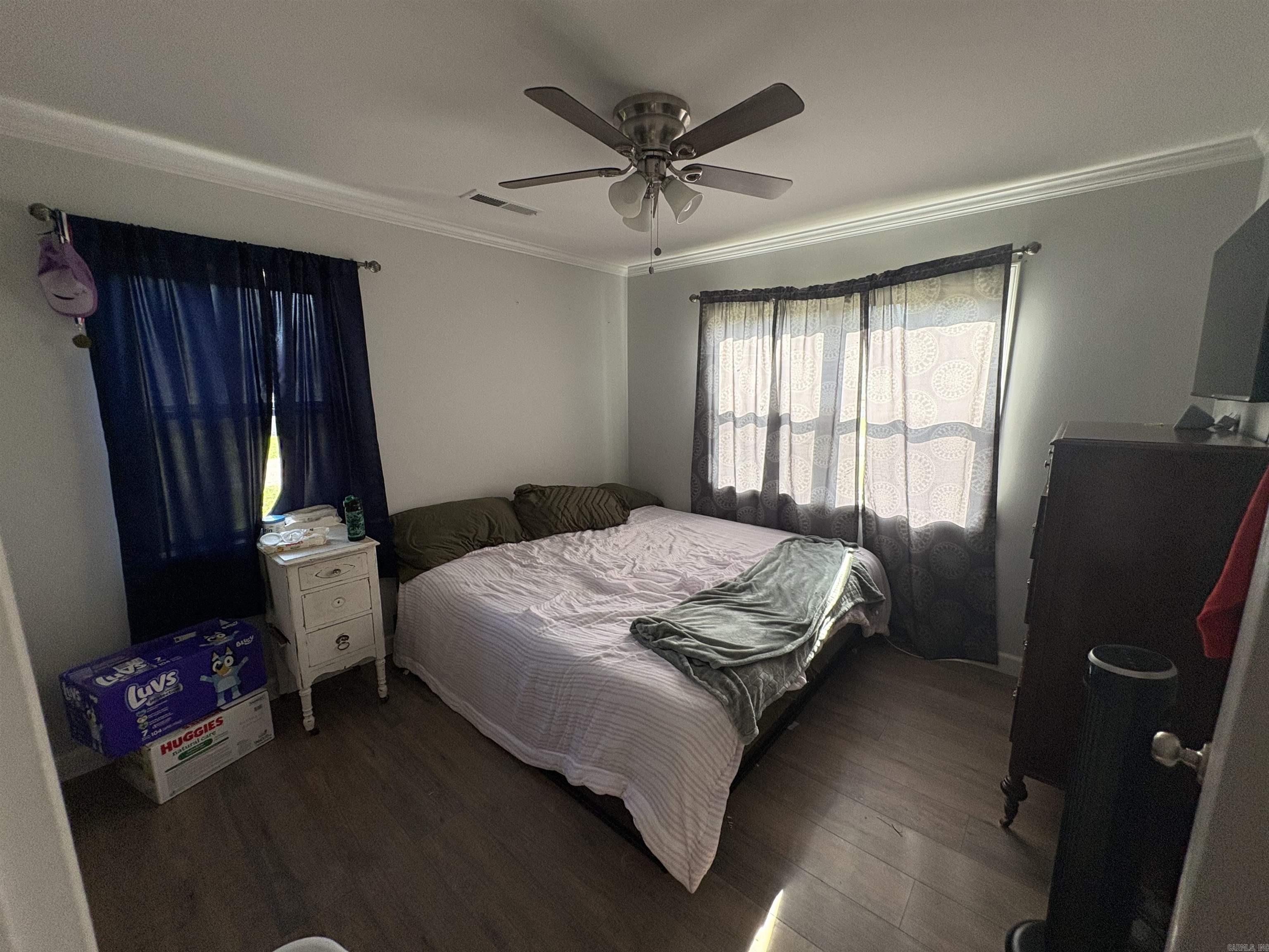 908 Block St Property Photo 6