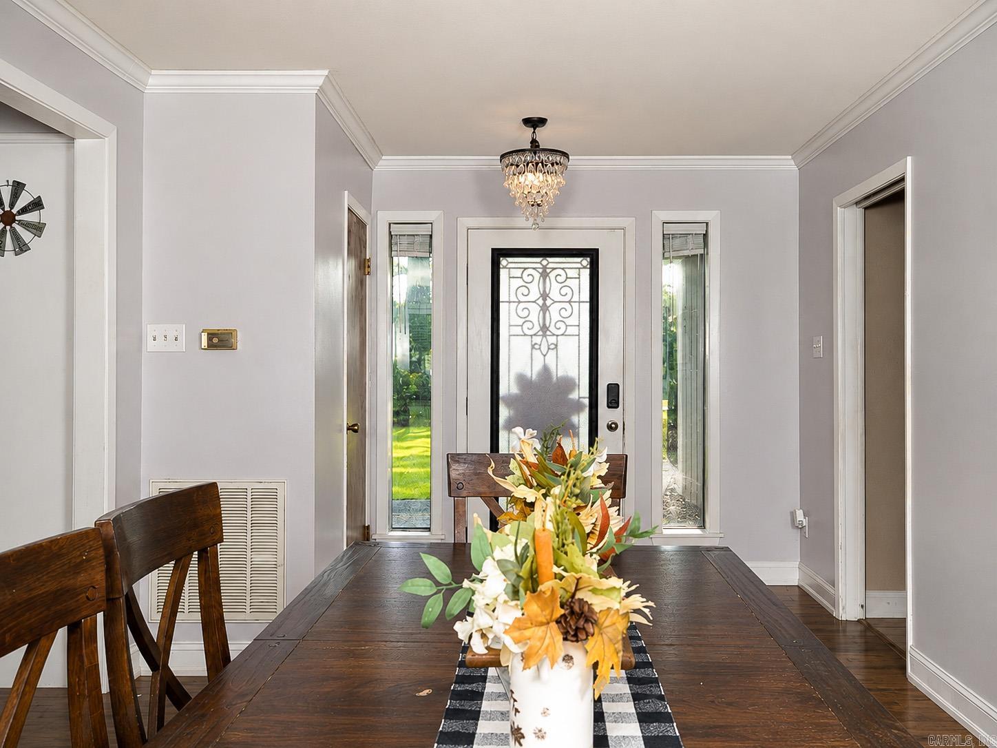 8128 Cross Road Property Photo 3