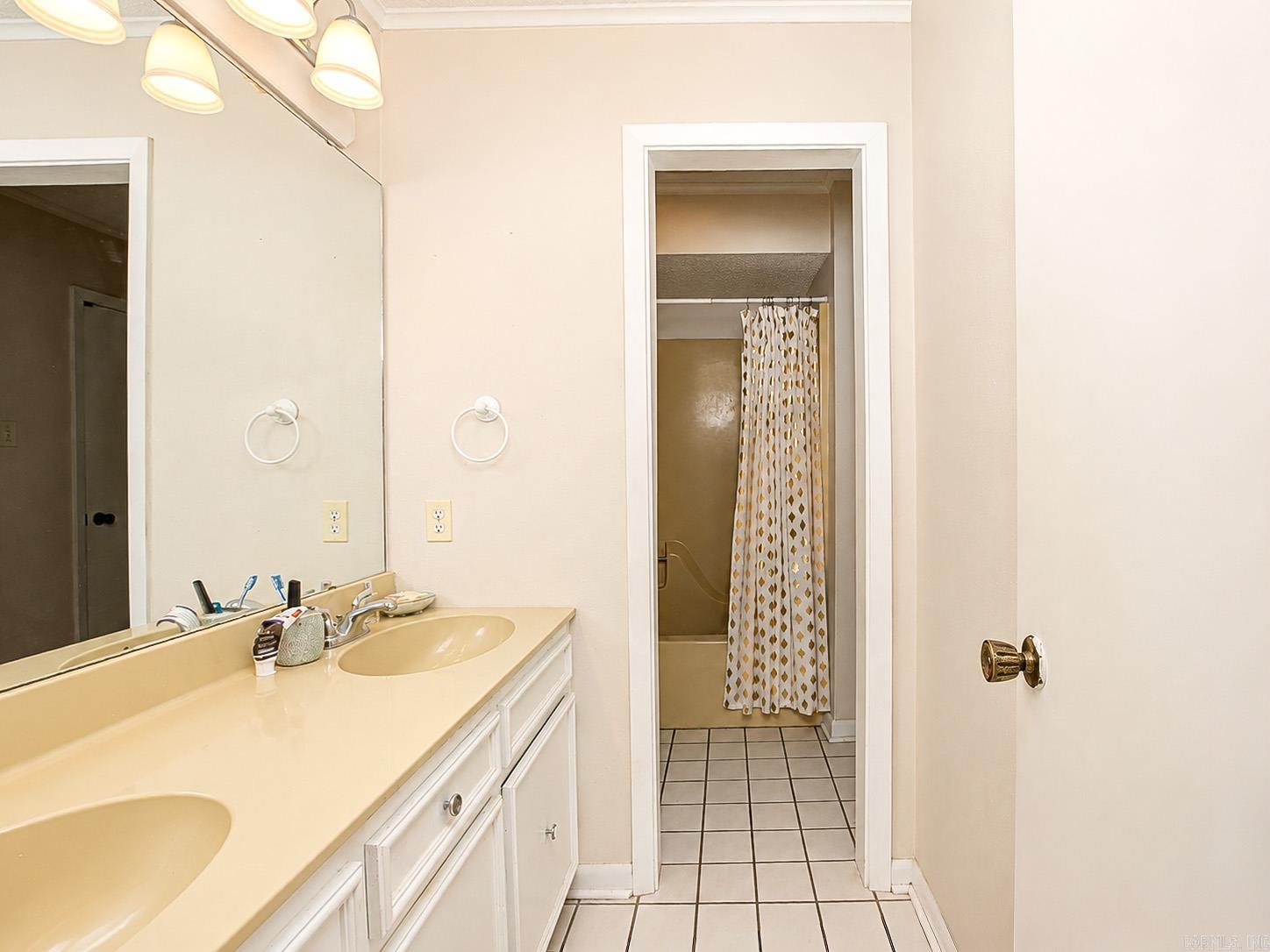 8128 Cross Road Property Photo 19