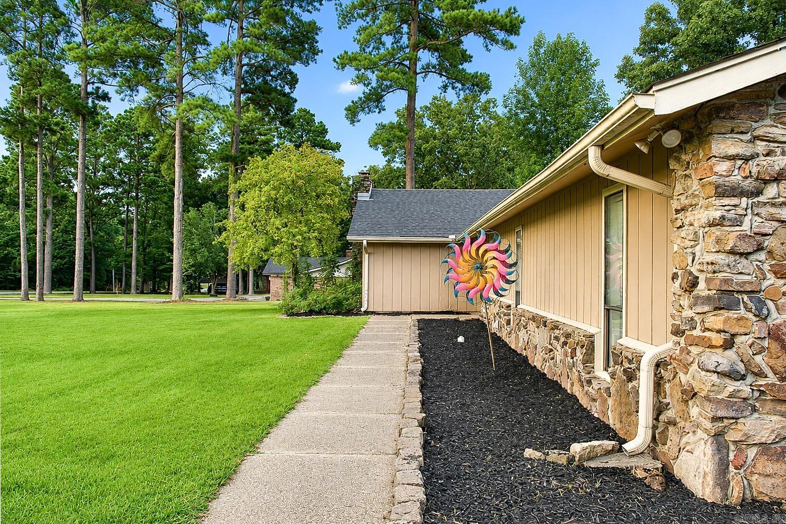 8128 Cross Road Property Photo 27