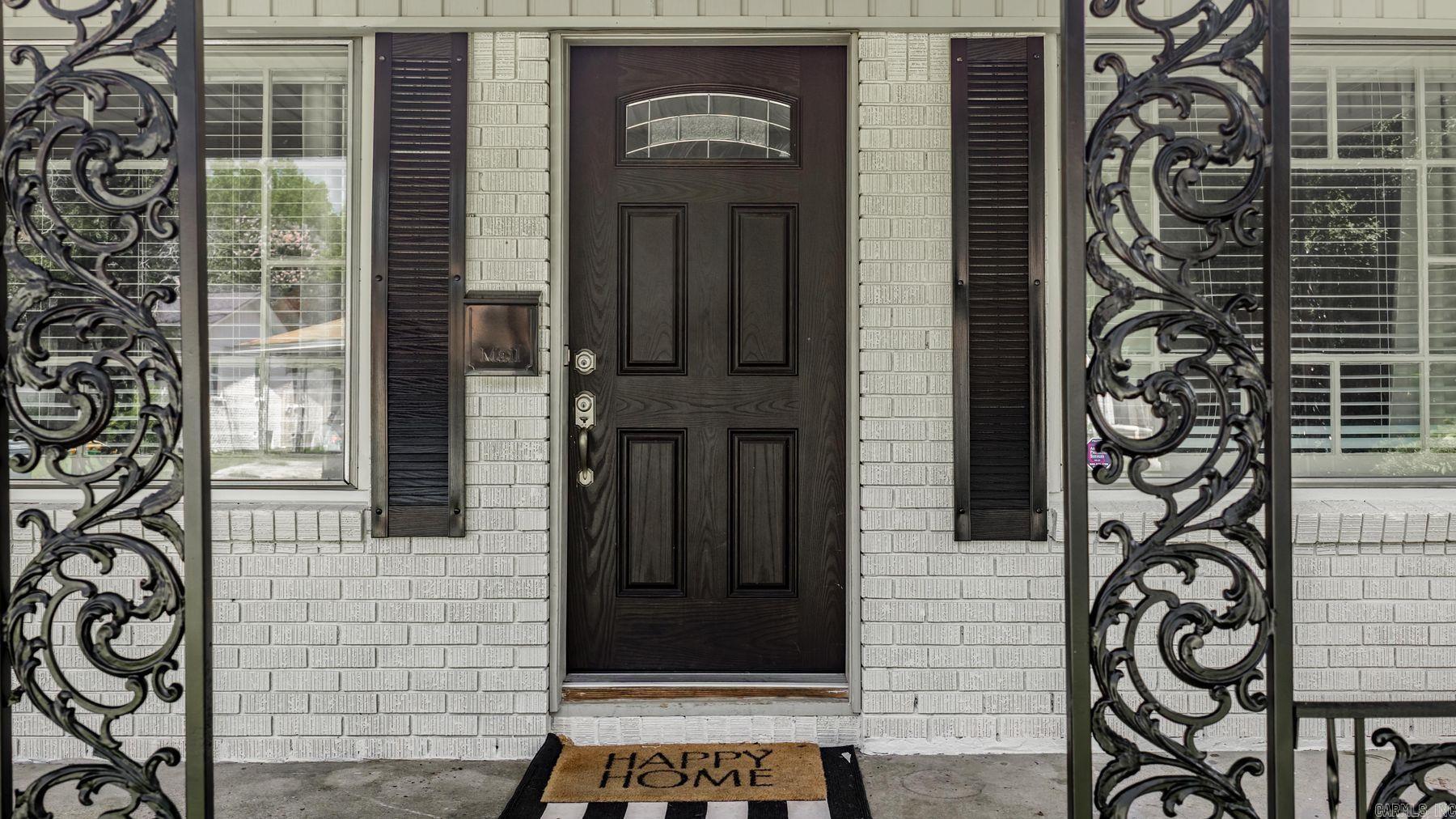 613 N Pierce Street Property Photo 2