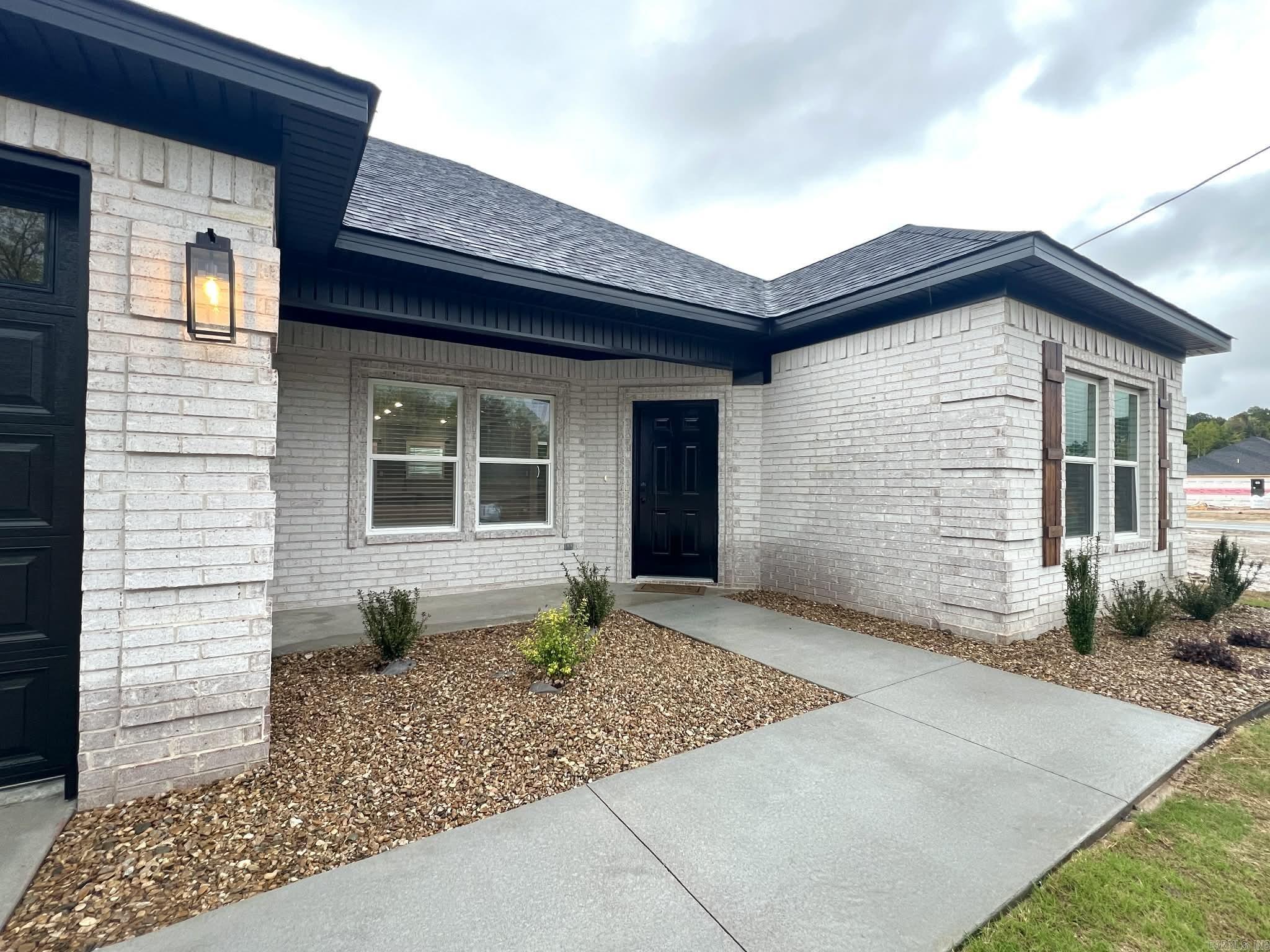 65 Springtree Property Photo 2