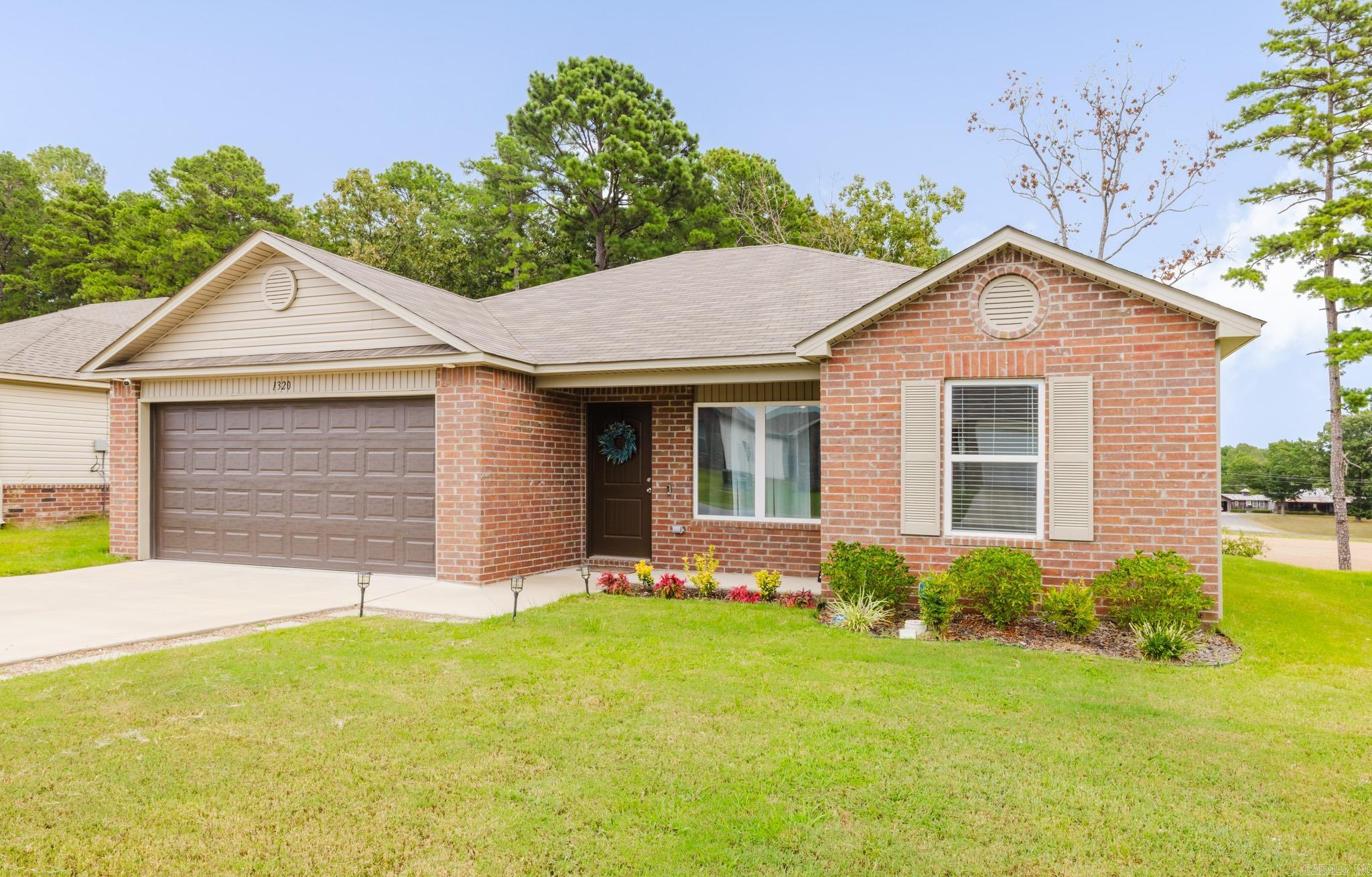 1320 Meadows Drive Property Photo 1