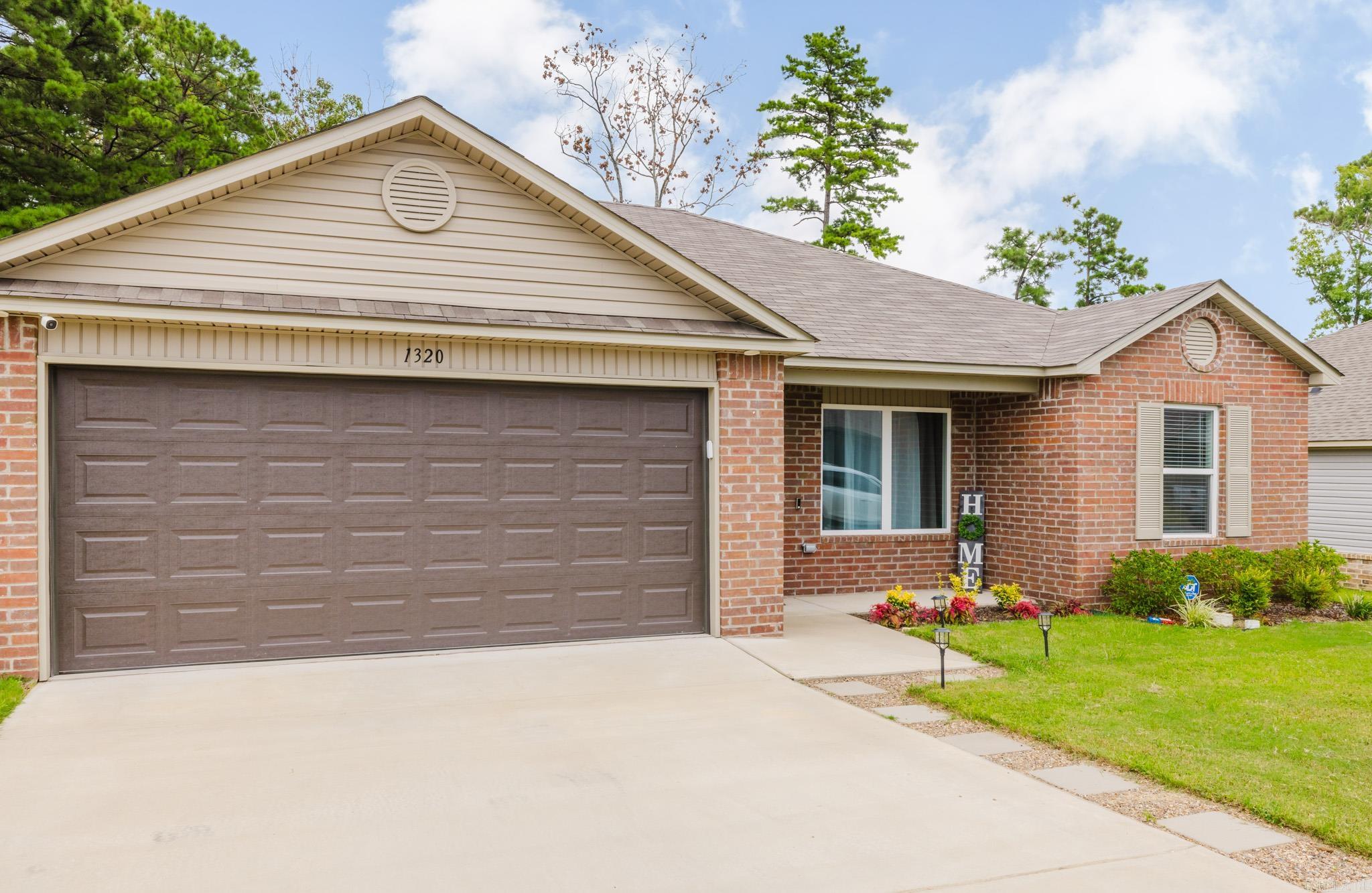 1320 Meadows Drive Property Photo 3
