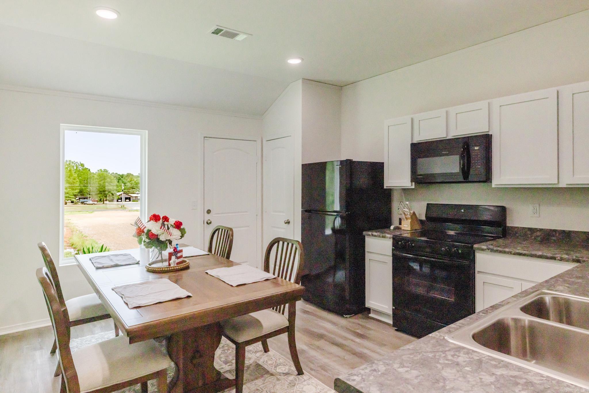 1320 Meadows Drive Property Photo 10