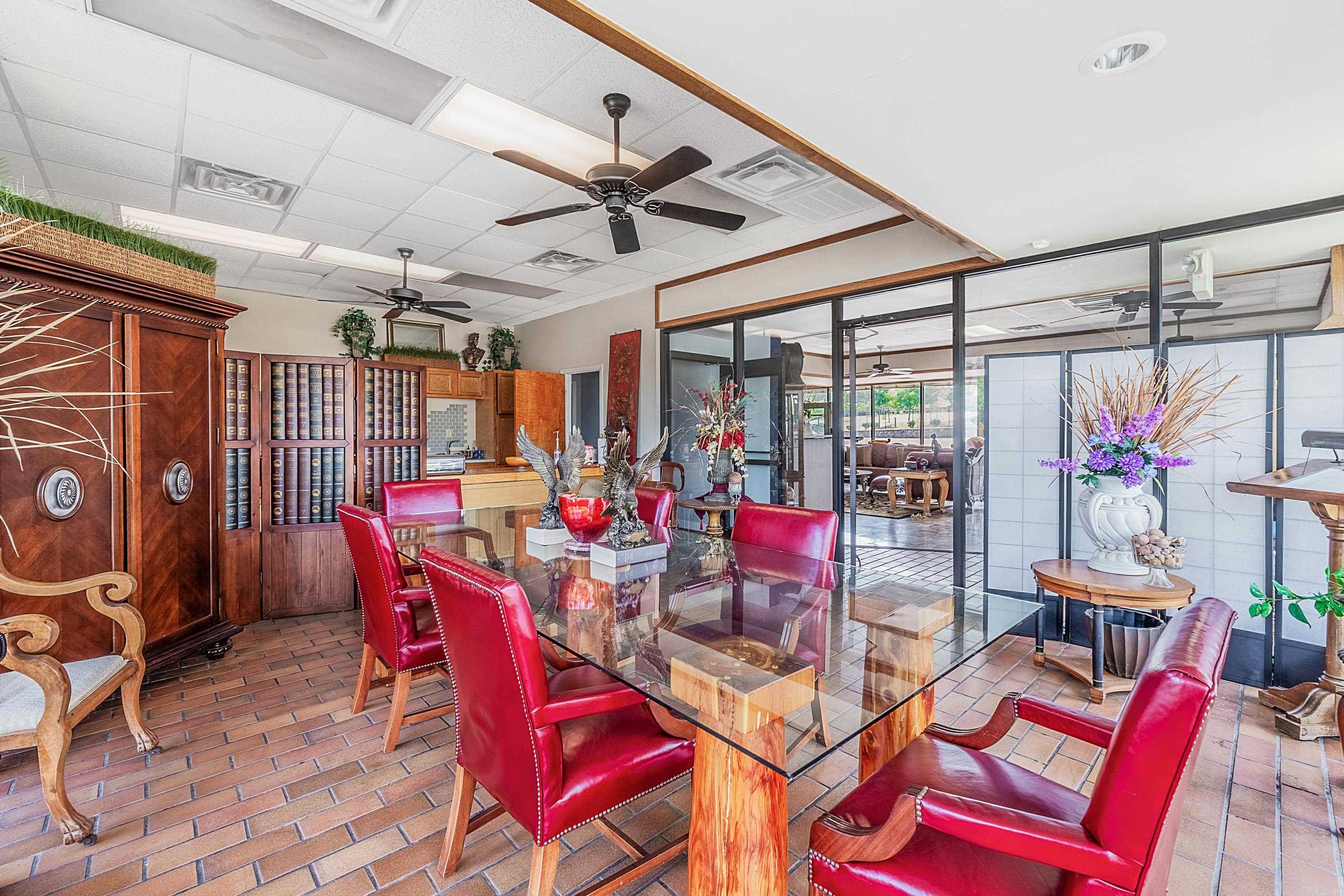 26032848 Property Photo 14