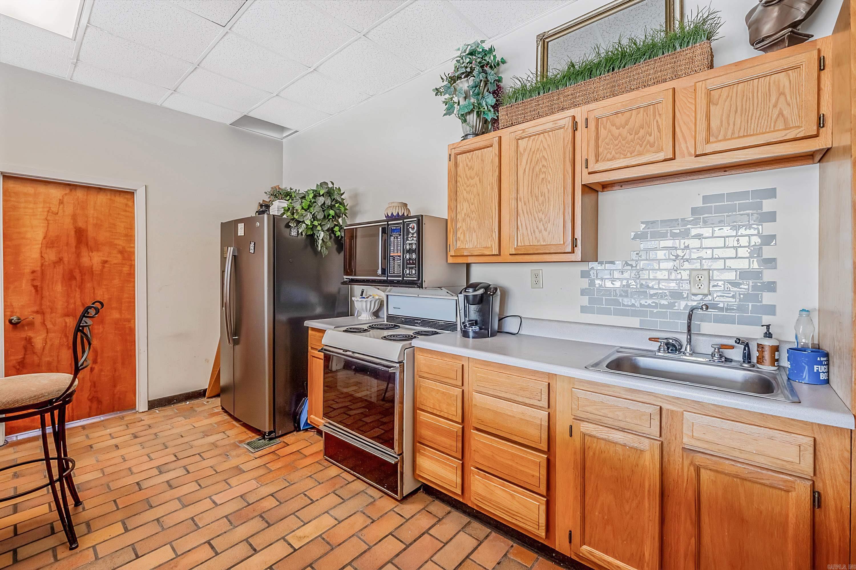 26032848 Property Photo 16