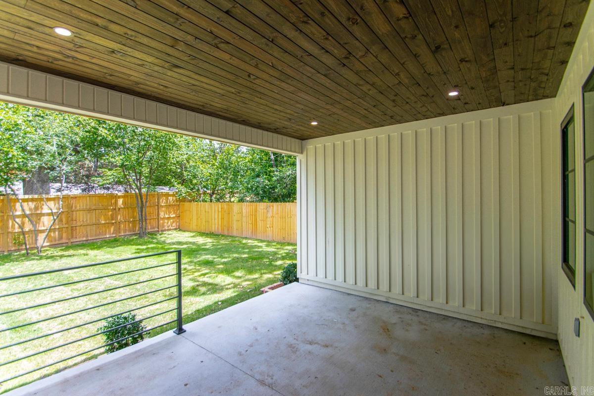 6208 Kenwood Rd Property Photo 37