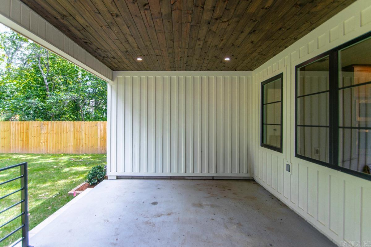 6208 Kenwood Rd Property Photo 38